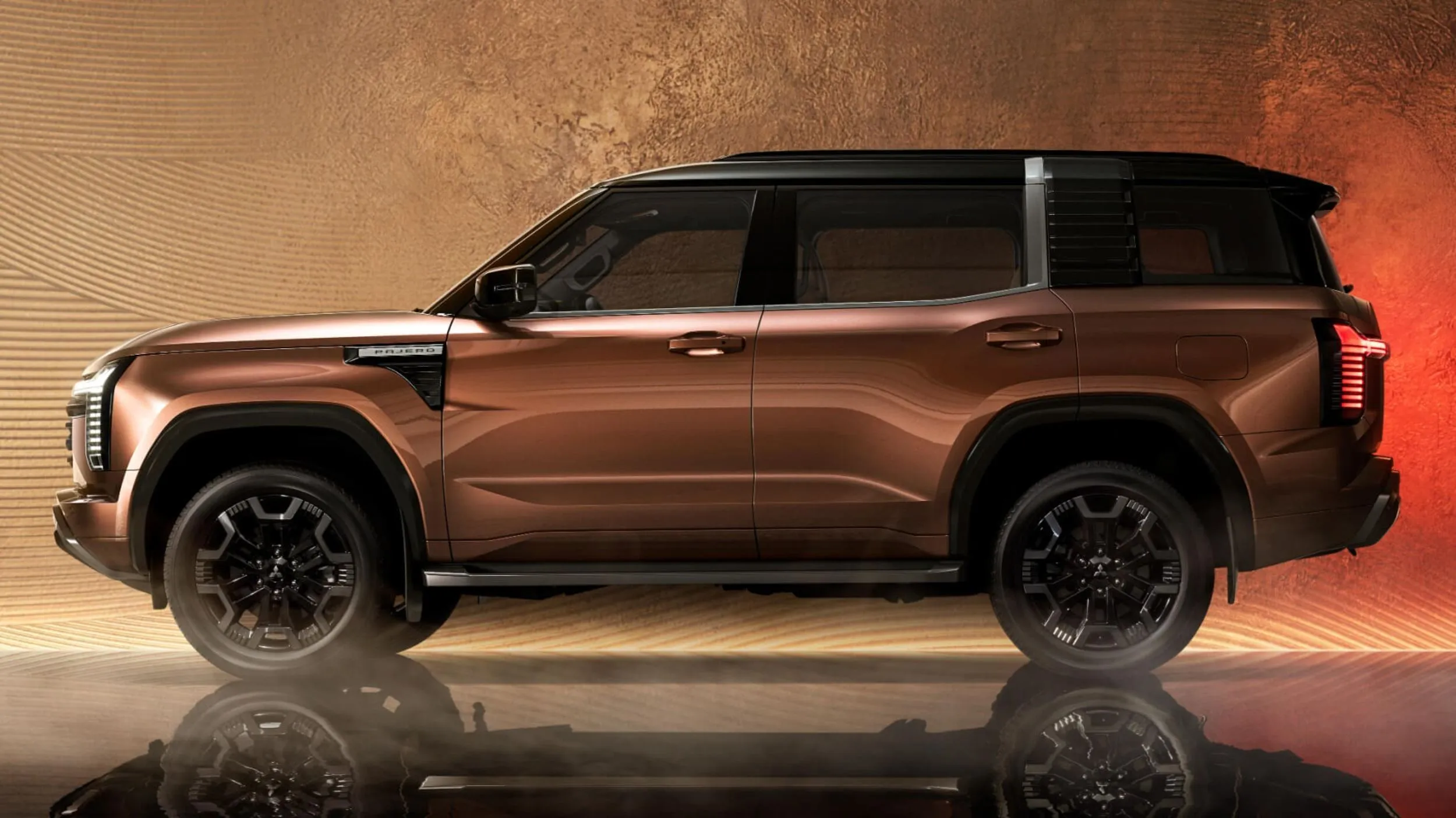 Mitsubishi Pajero vista lateral