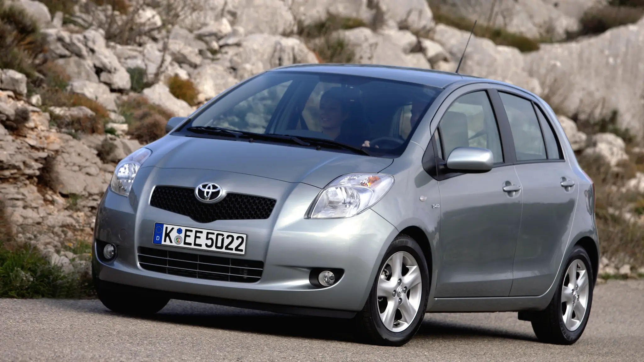 Toyota Yaris vista dianteira 3/4