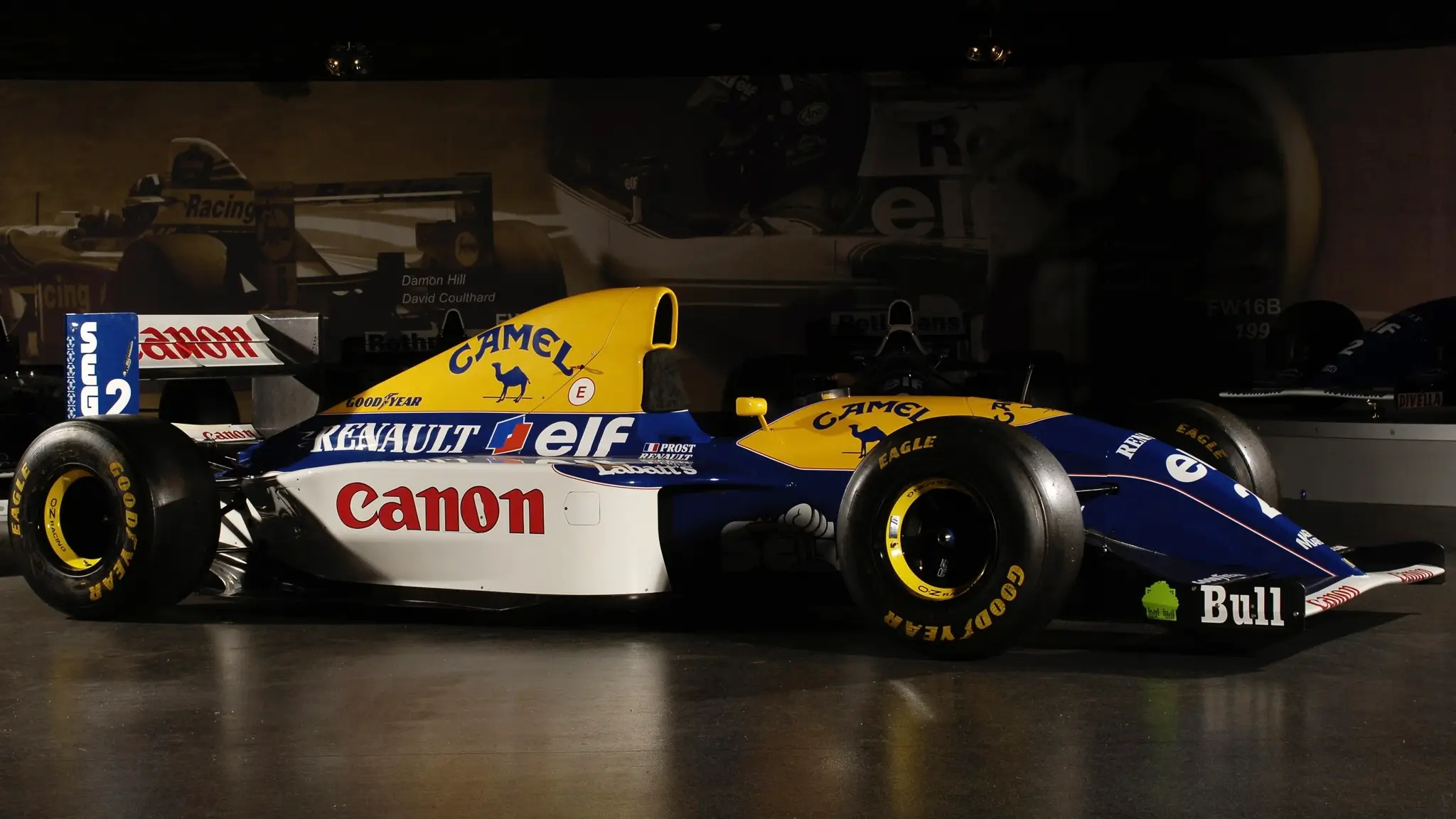 Williams F15C vista lateral
