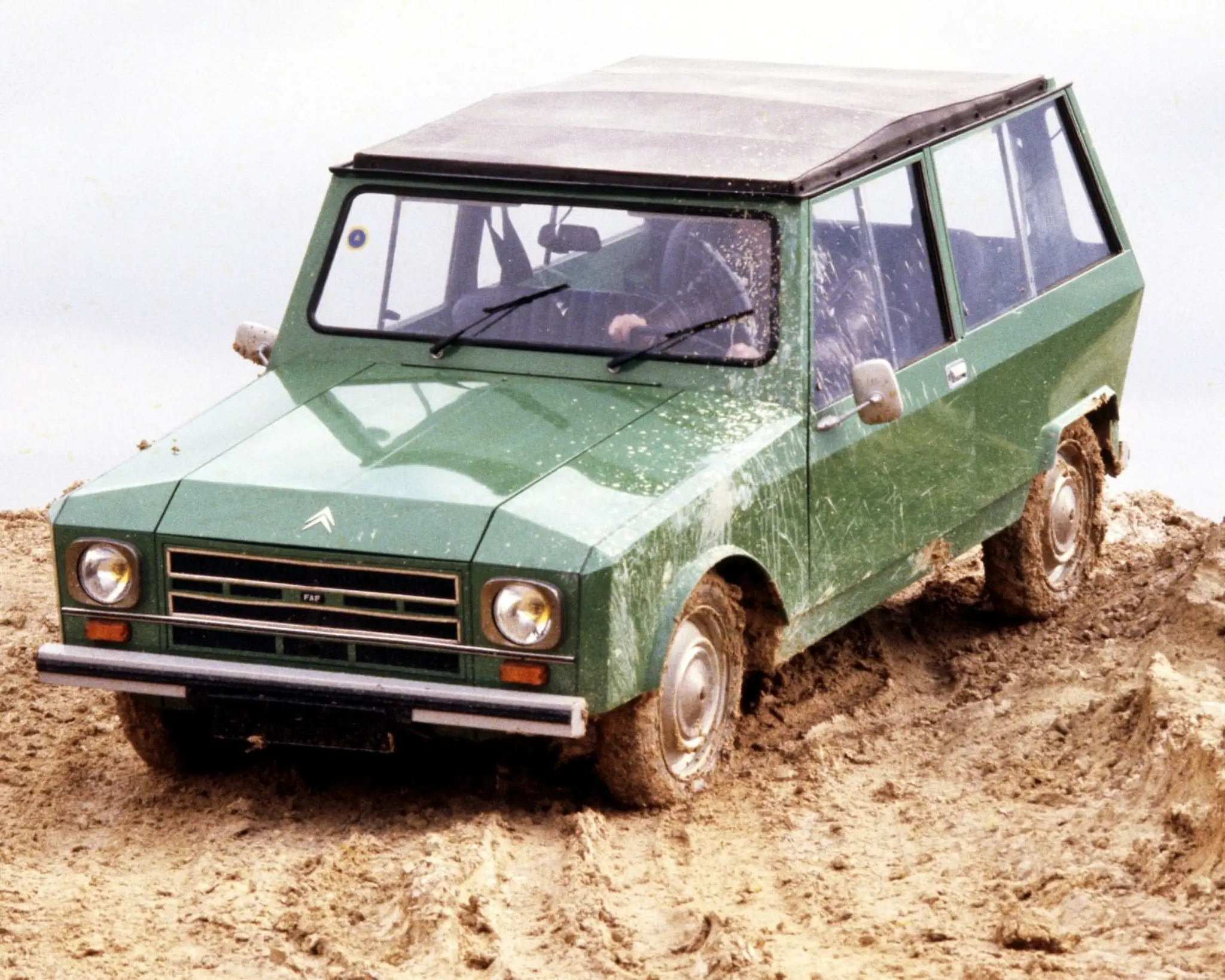 Citroën FAF, dianteira 3/4