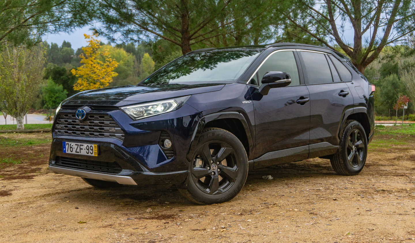 Toyota RAV4 vista dianteira 3/4