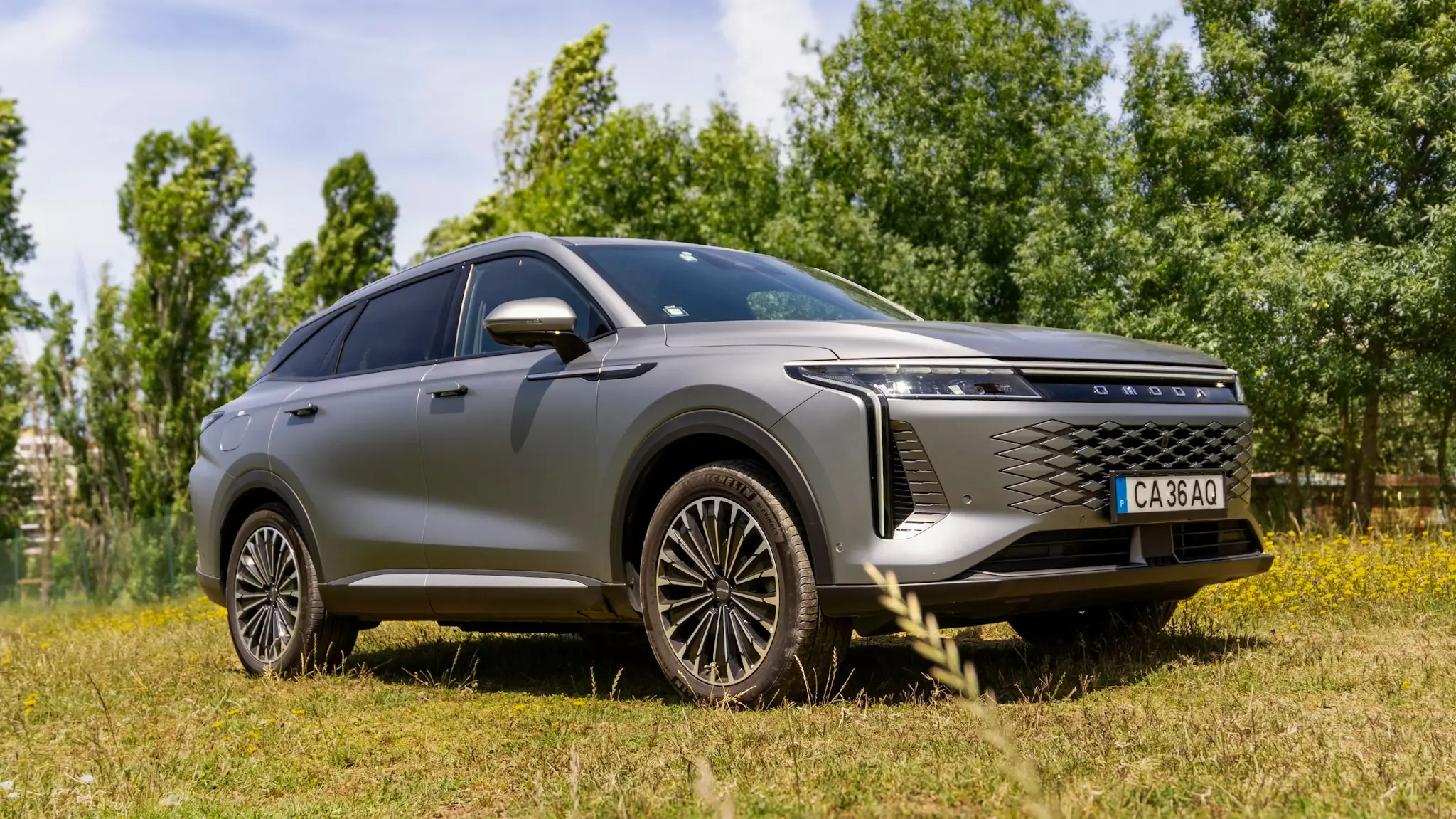 Omoda 9 PHEV vista dianteira 3/4