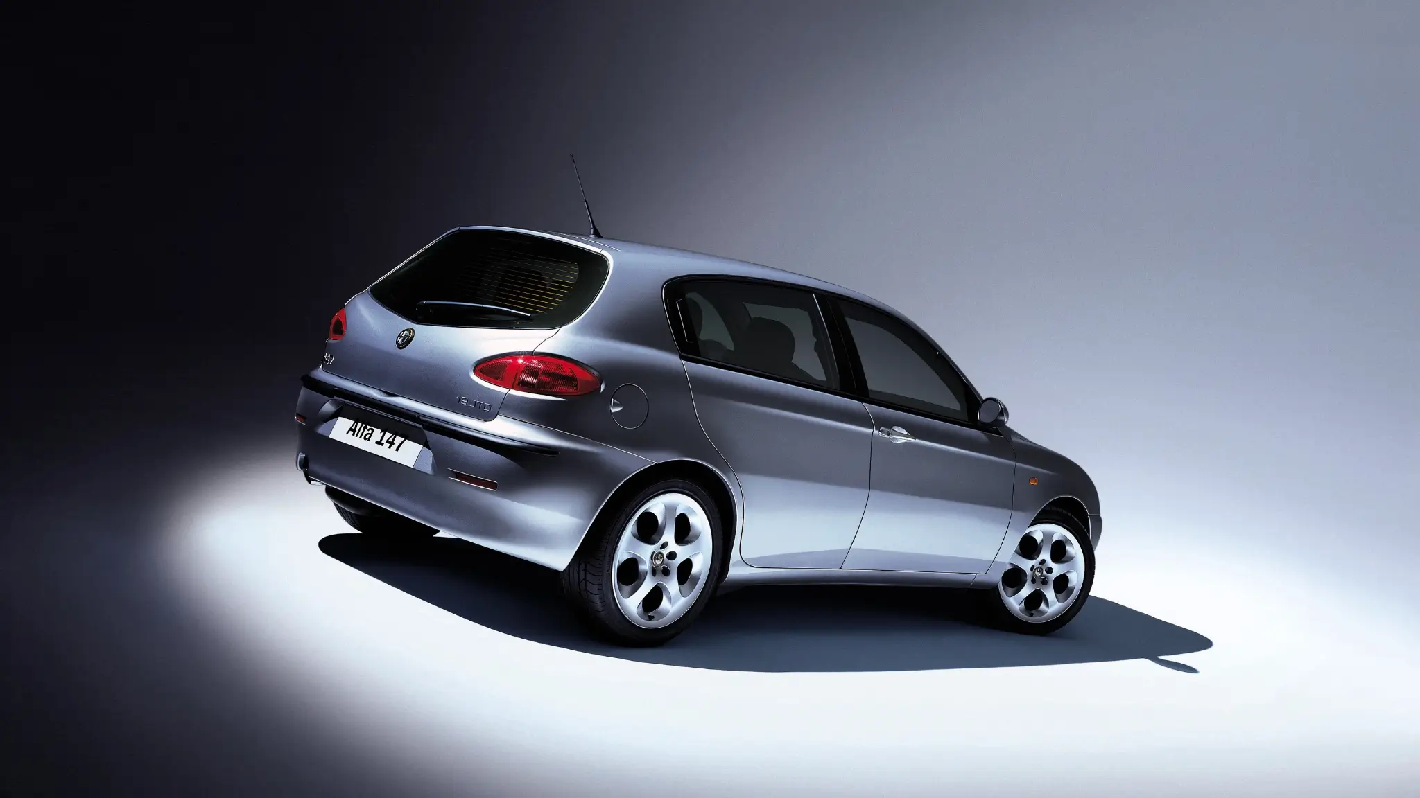 Alfa Romeo 147 vista traseira 3/4
