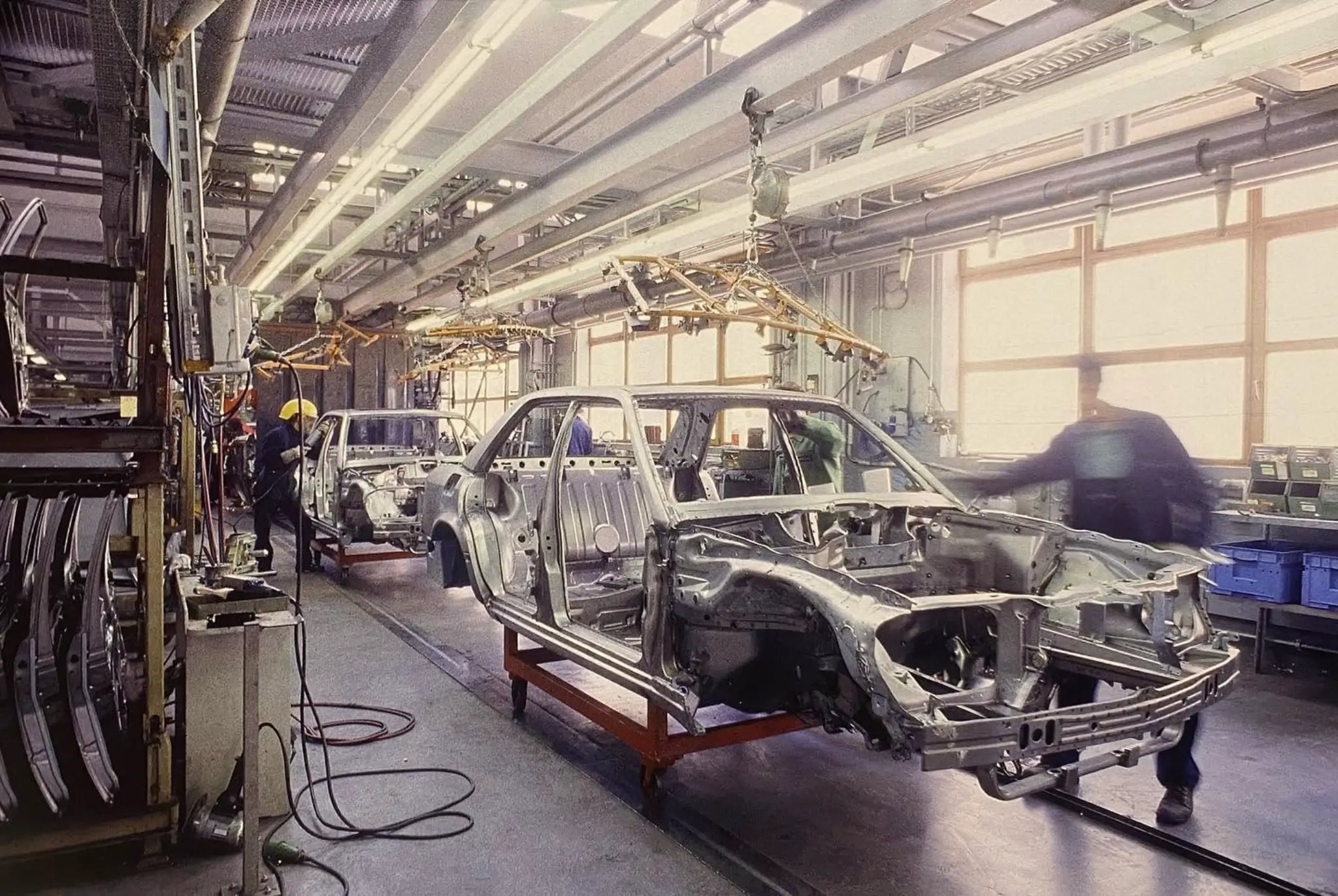Mercedes-Benz 500E na linha de produção