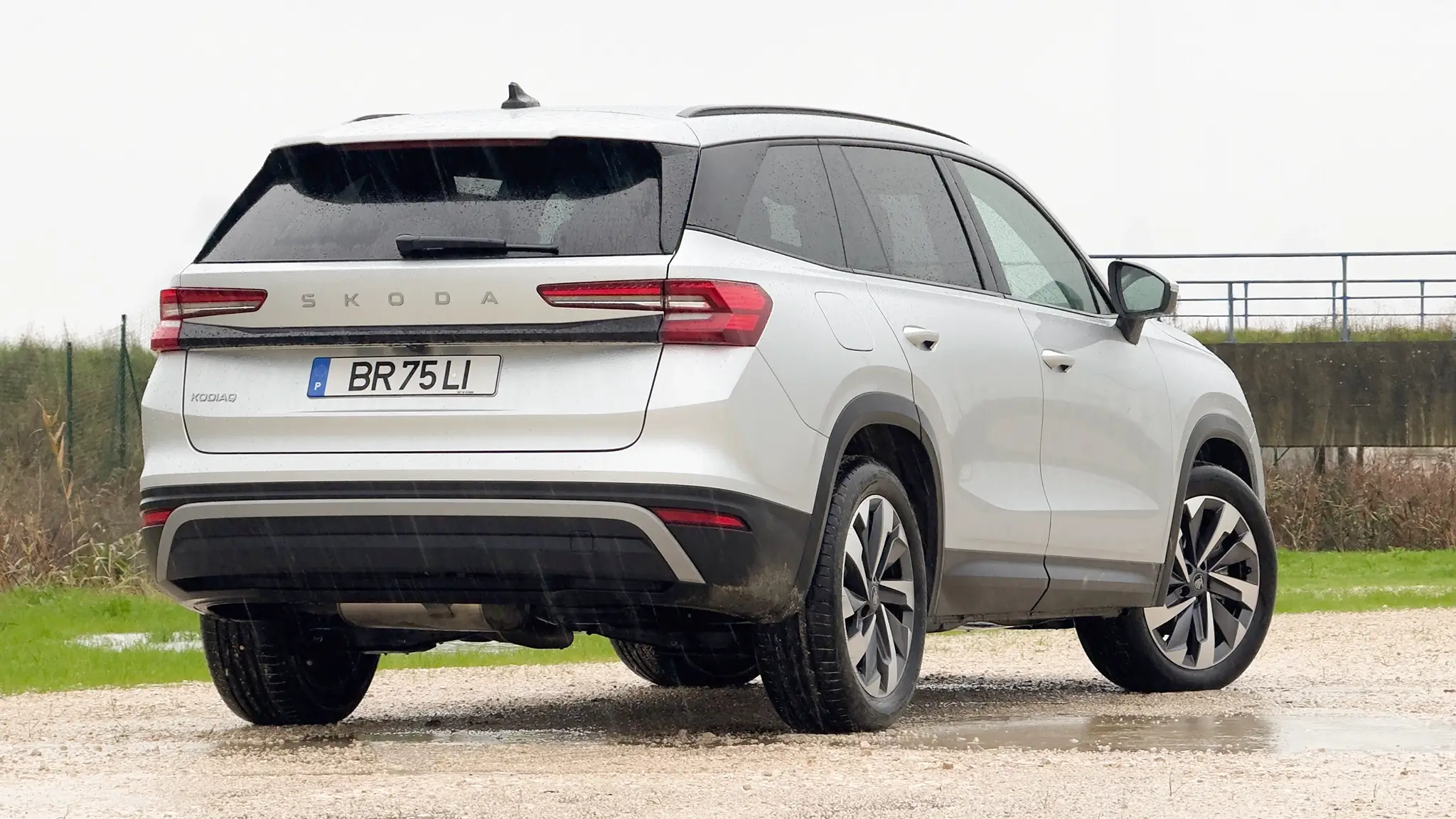 Skoda Kodiaq 2.0 TDI - 3/4 de traseira