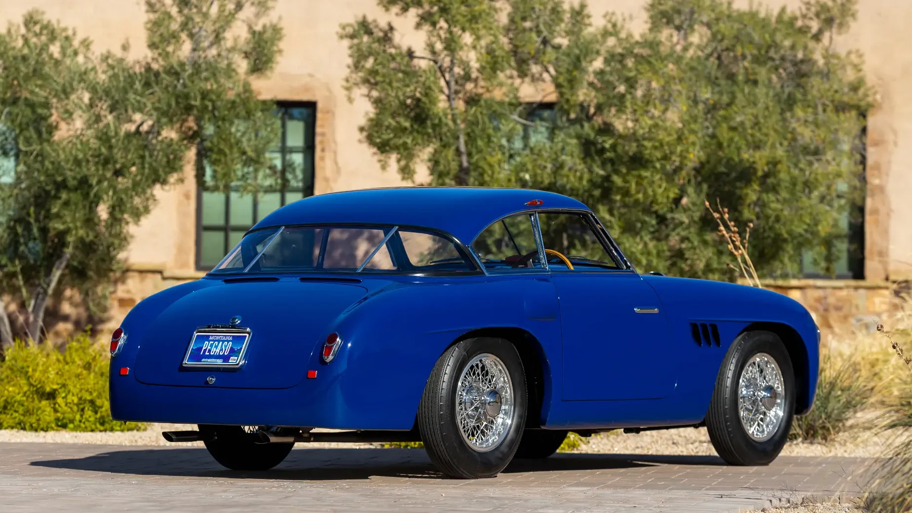 Pegaso Z-102 Berlinetta vista traseira 3/4