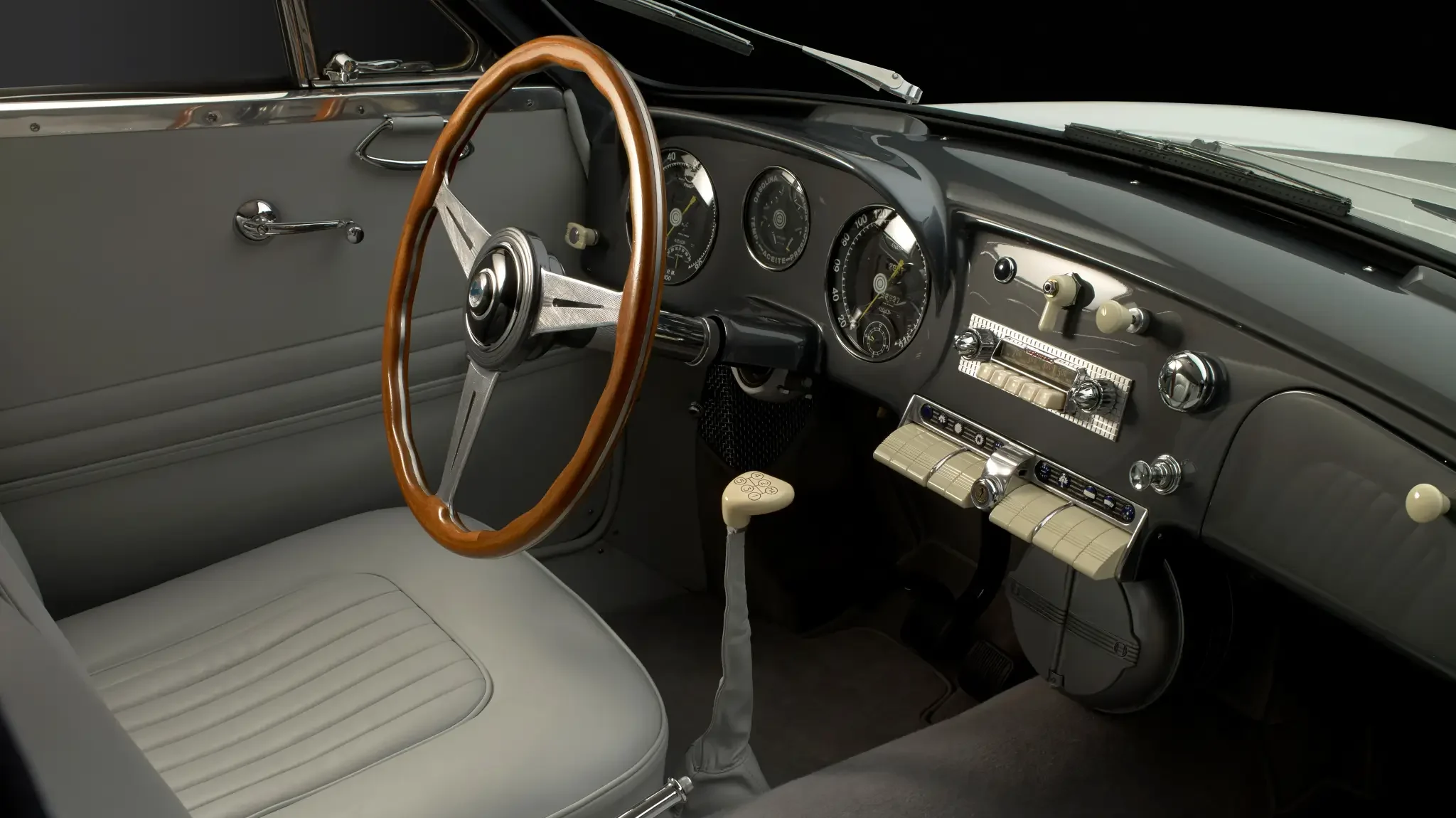 Pegaso Z-102 Berlinetta interior