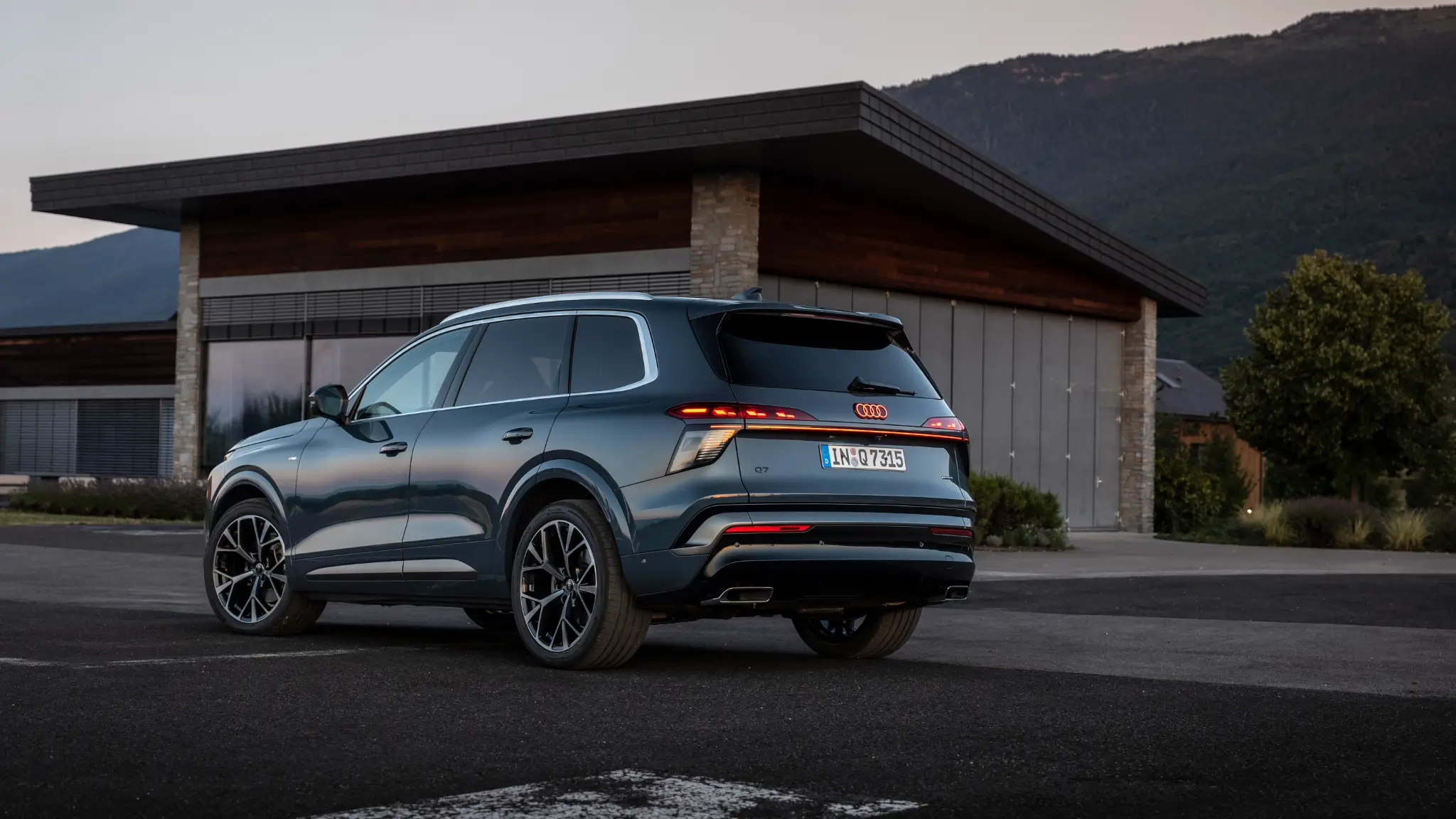 Audi Q7 vista traseira 3/4