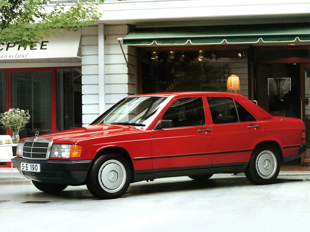 Mercedes-Benz 190 vista dianteira 3/4