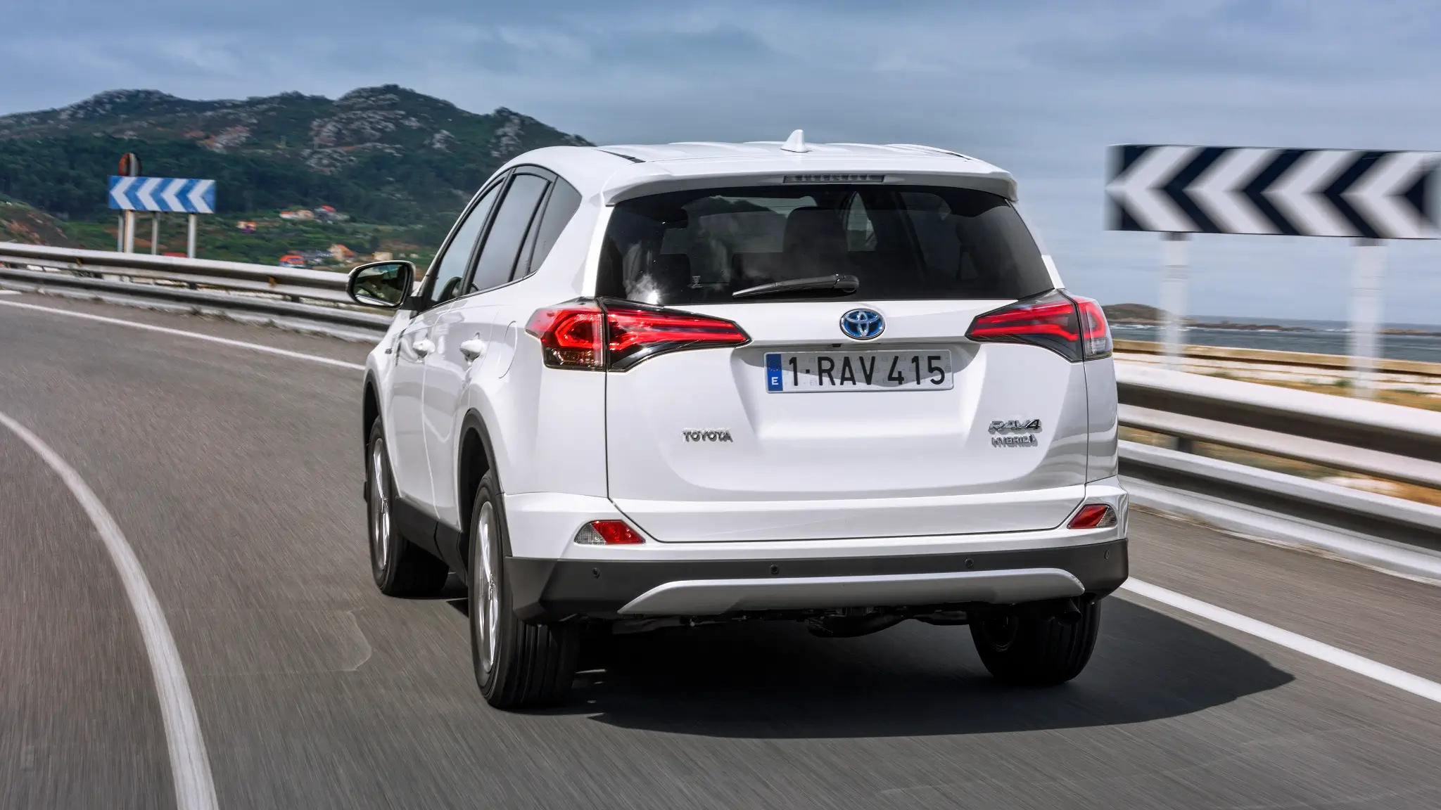 Toyota RAV4 vista traseira