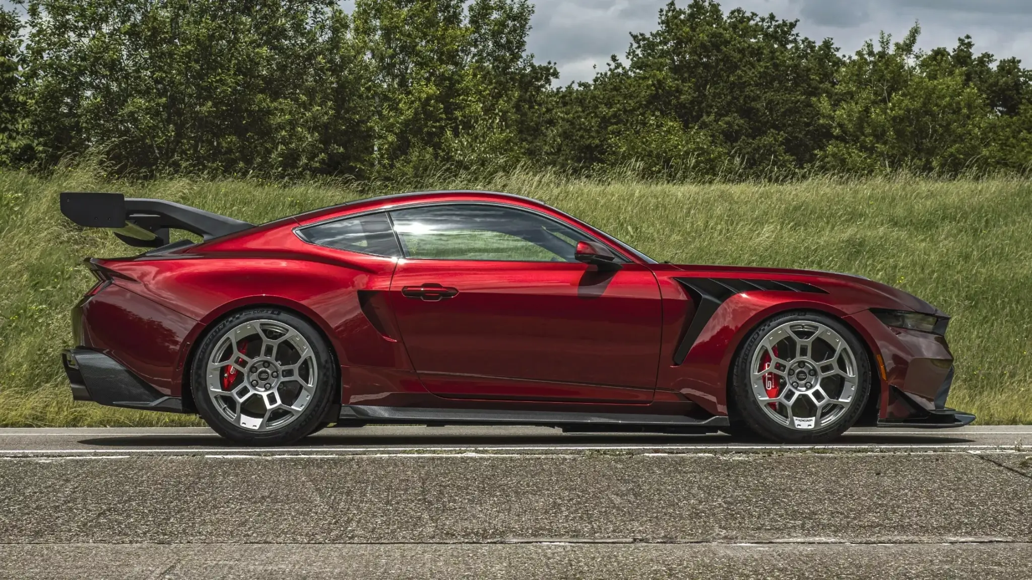 Ford Mustang GTD vista dianteira
