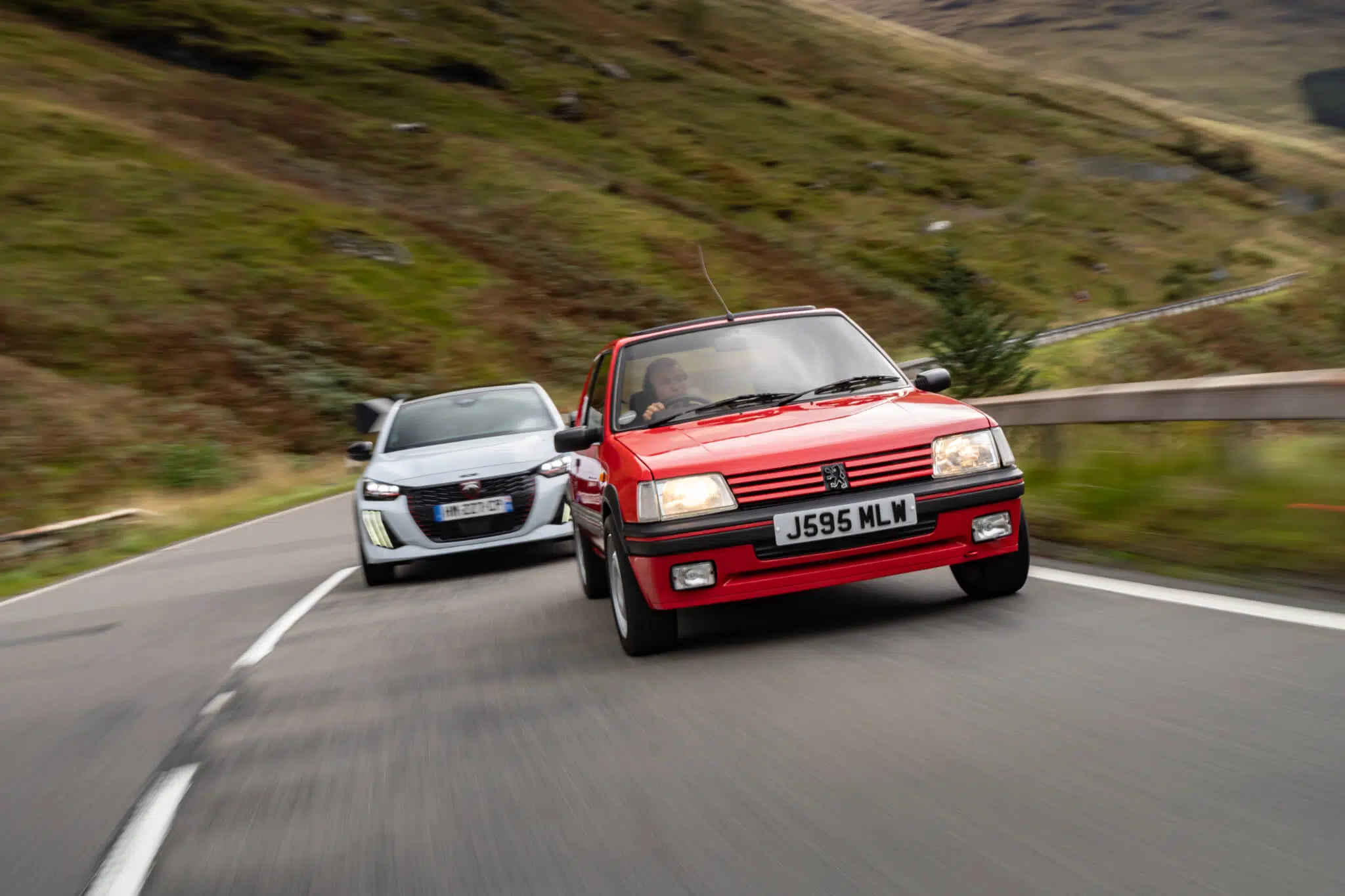 Peugeot E-208 GTi vs 205 GTi