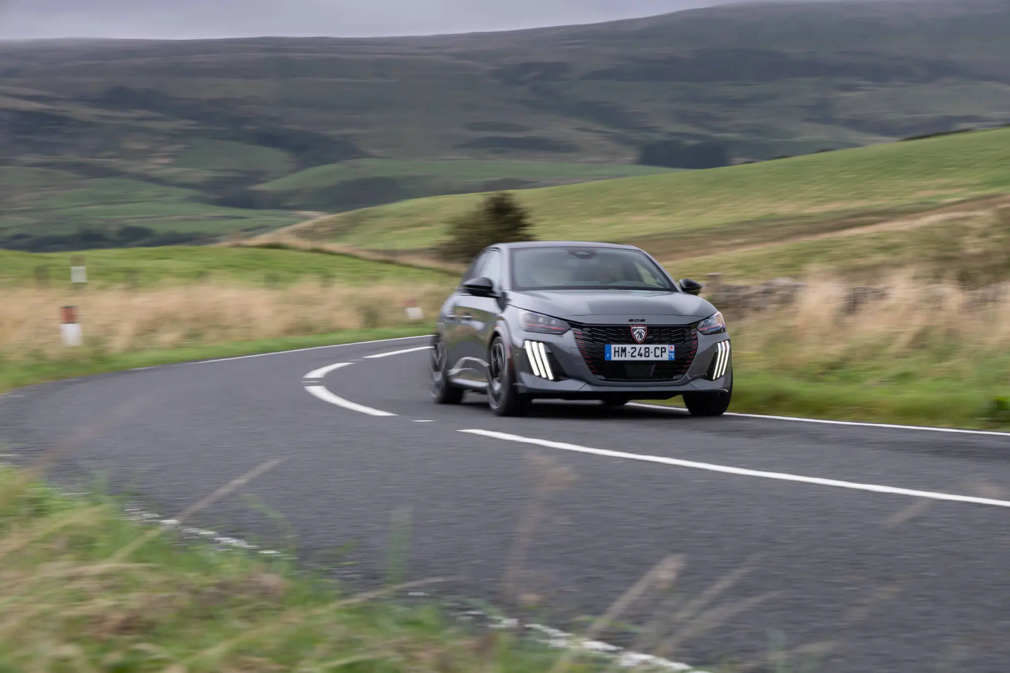 Peugeot E-208 GTi frente