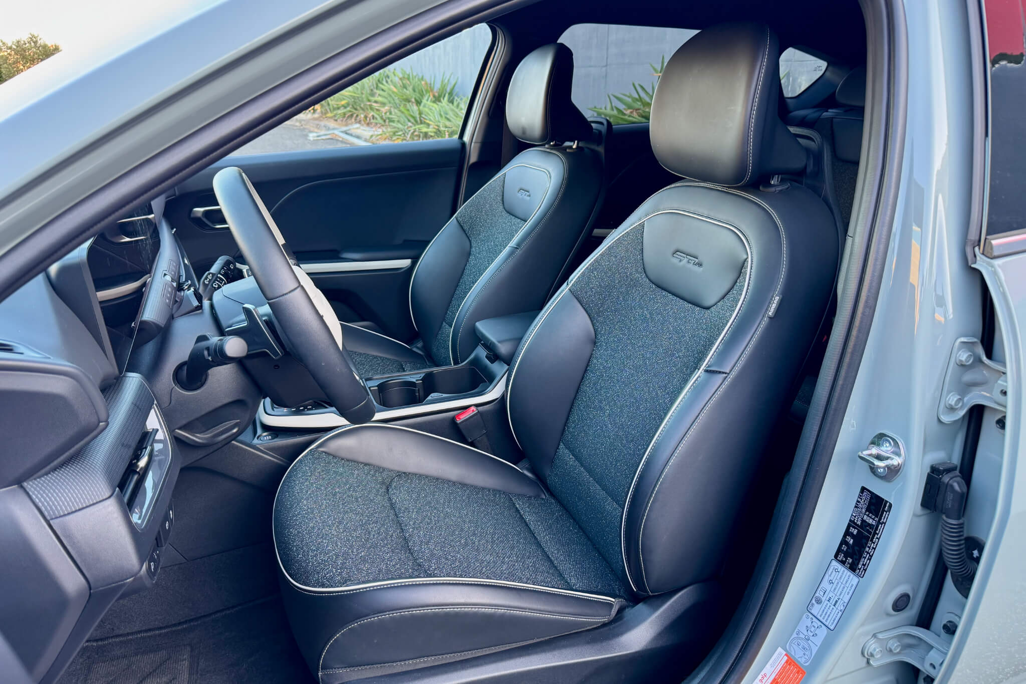 Kia K4 Hatchback bancos delanteros