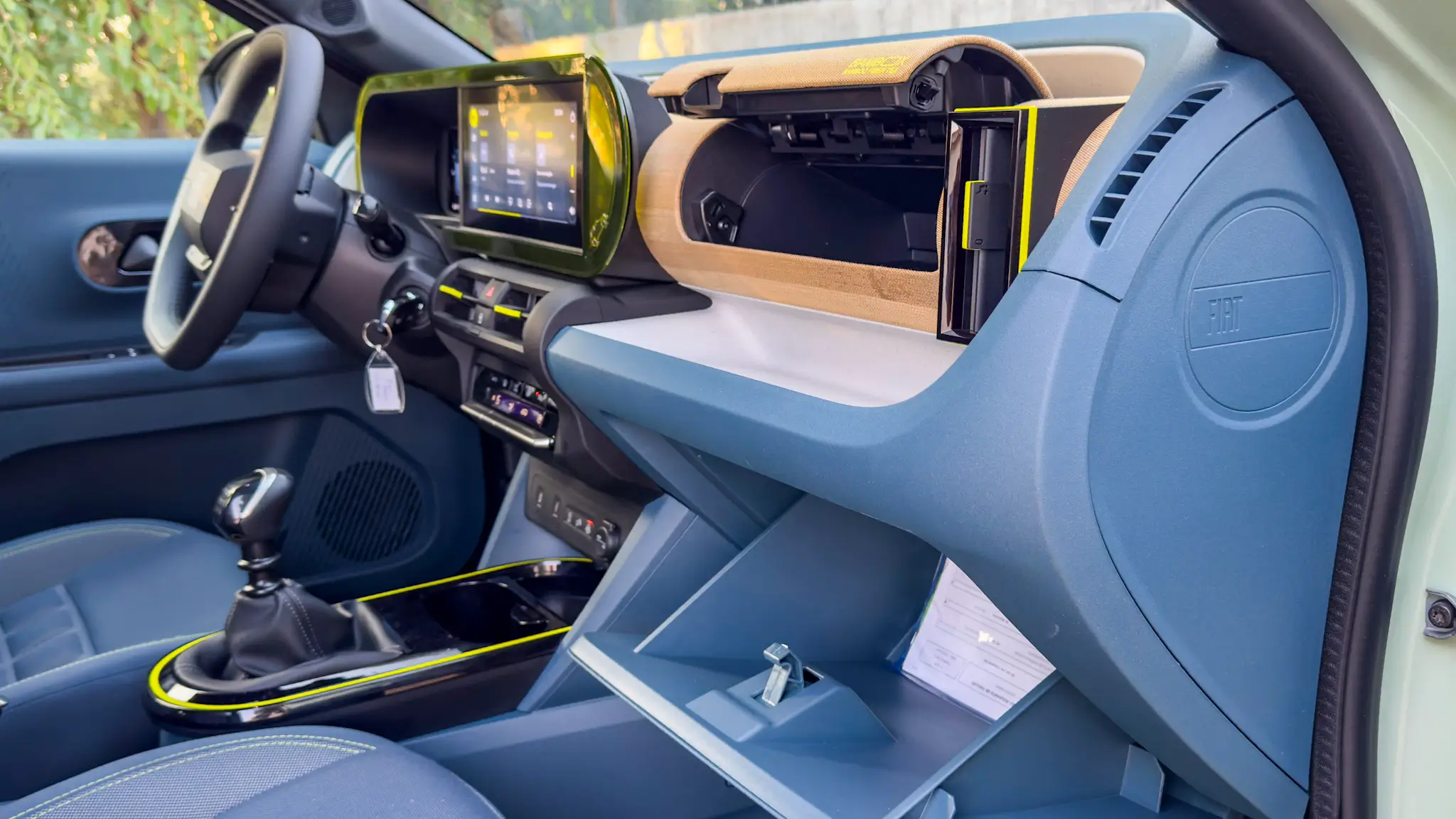 FIAT Grande Panda interior pormenor porta-luvas