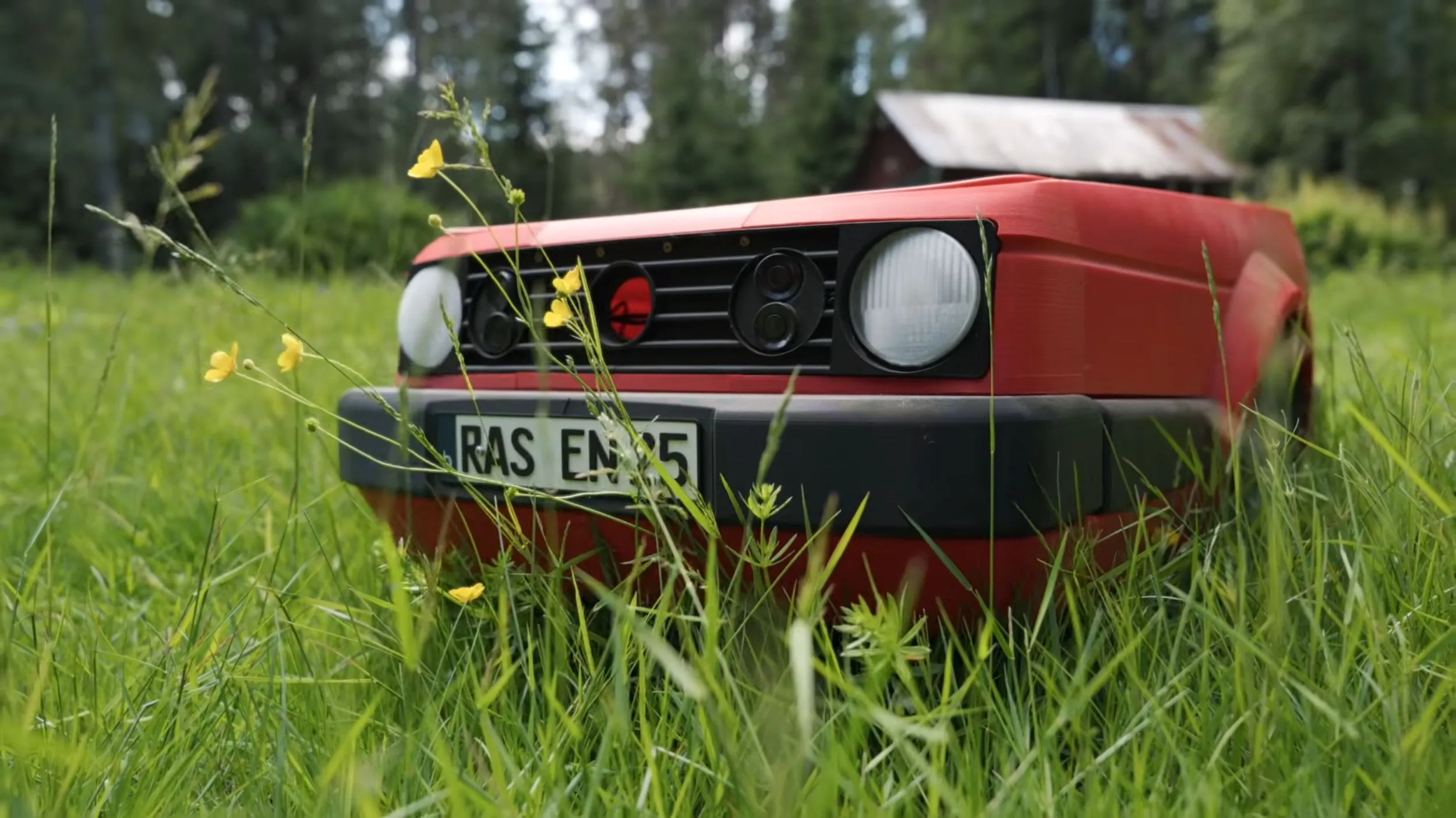Corta relva Golf GTi vista dianteira