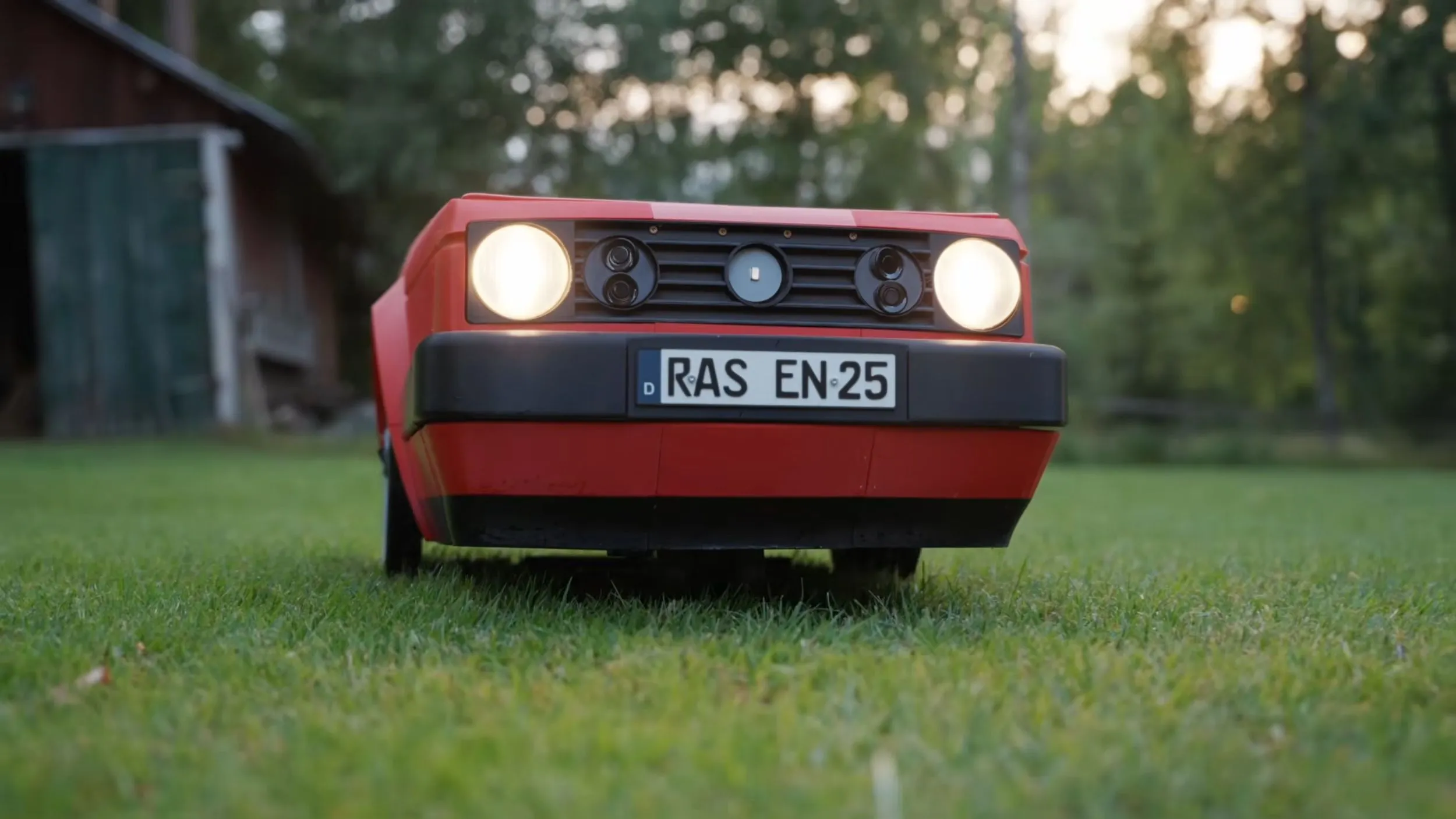 Corta relva Golf GTi vista dianteira