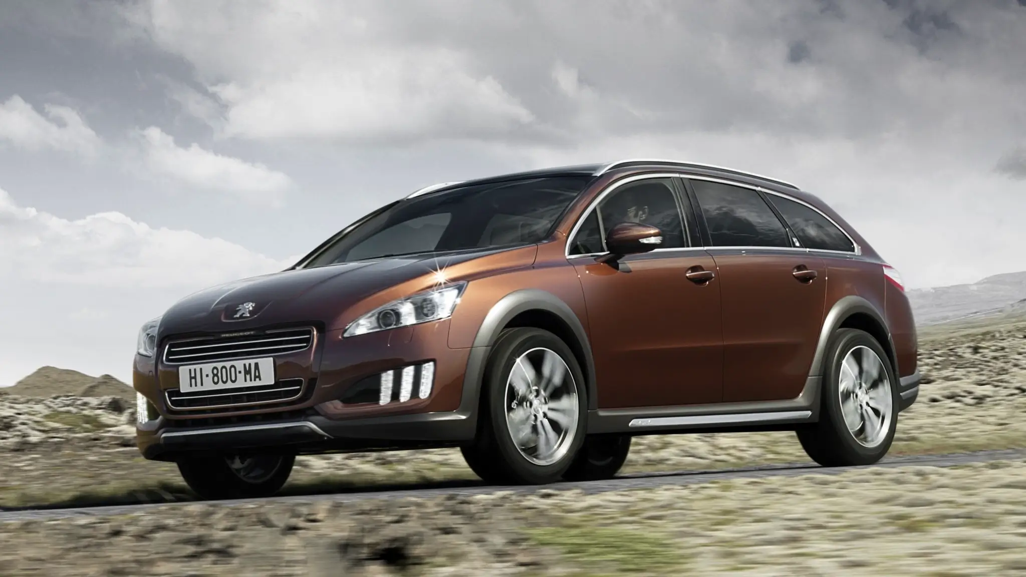 Peugeot 508 RXH vista dianteira 3/4