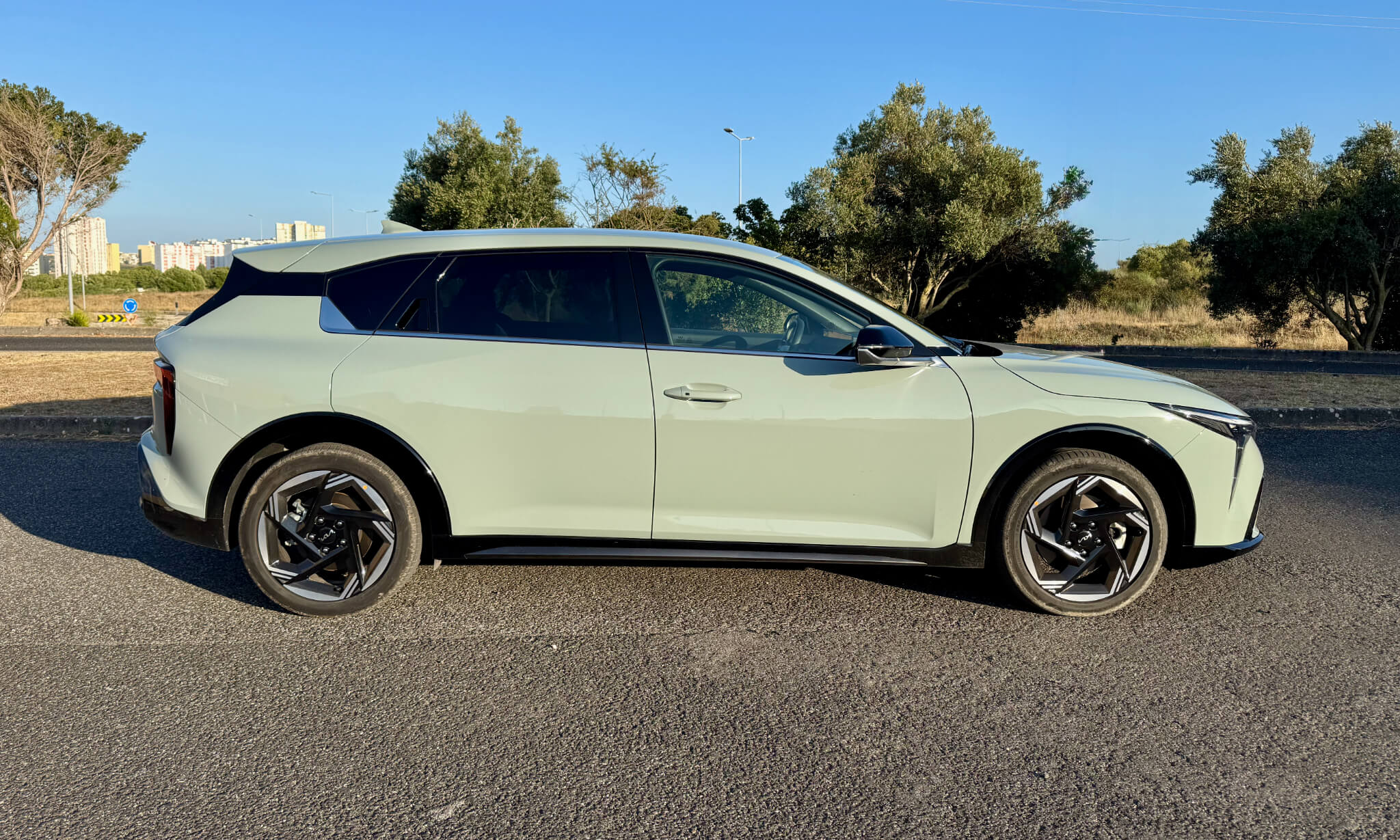 Kia K4 Hatchback perfil