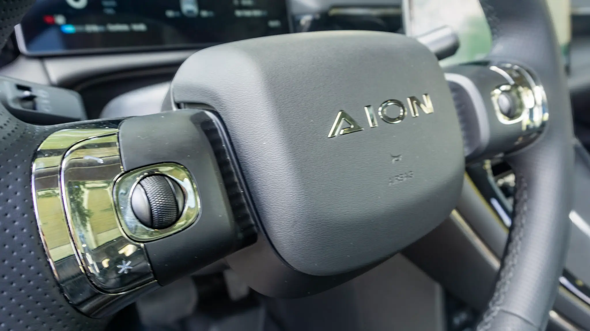 GAC Aion V pormenor volante