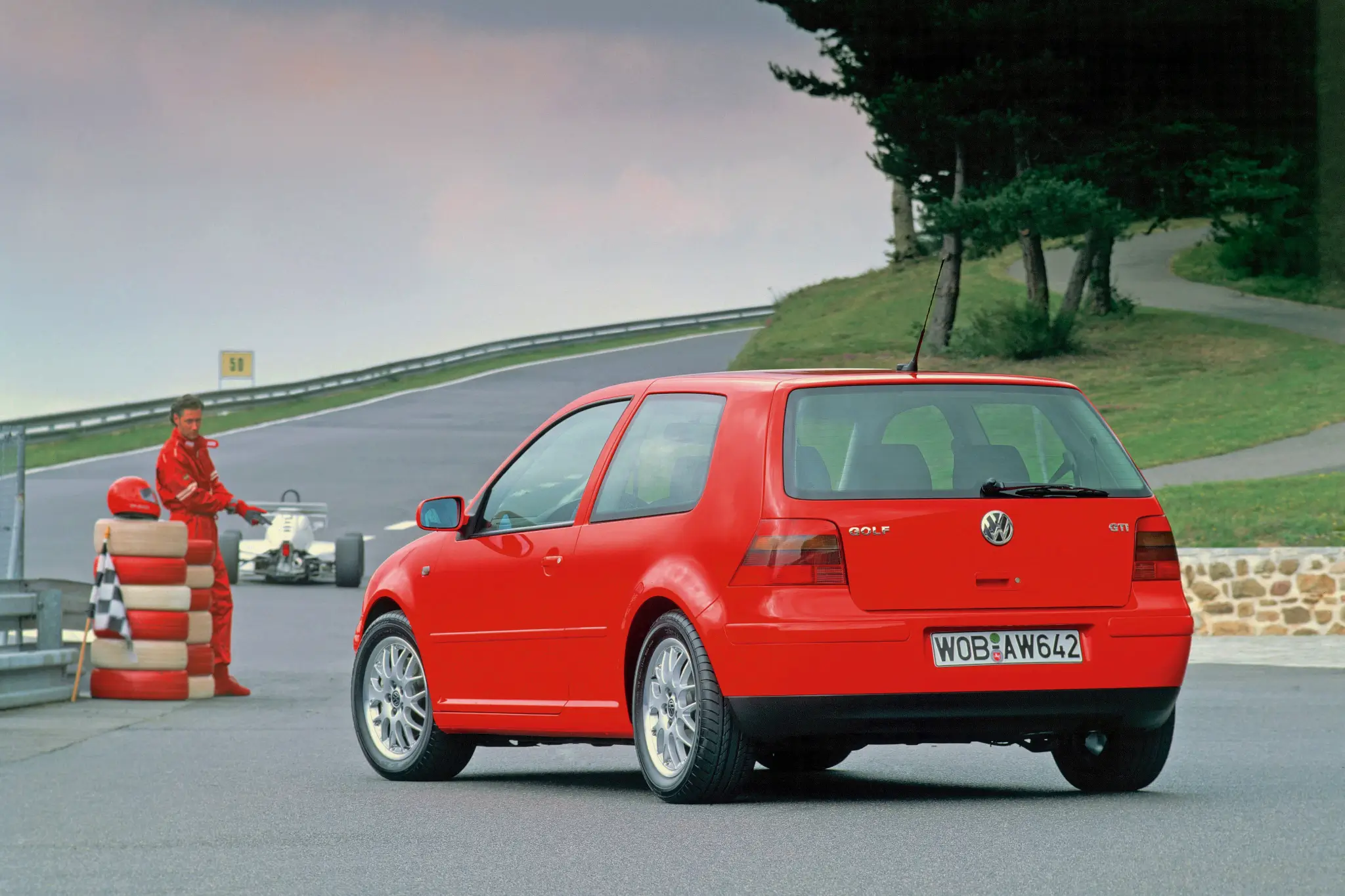 Volkswagen Golf GTI Mk4 vista trasera 3/4