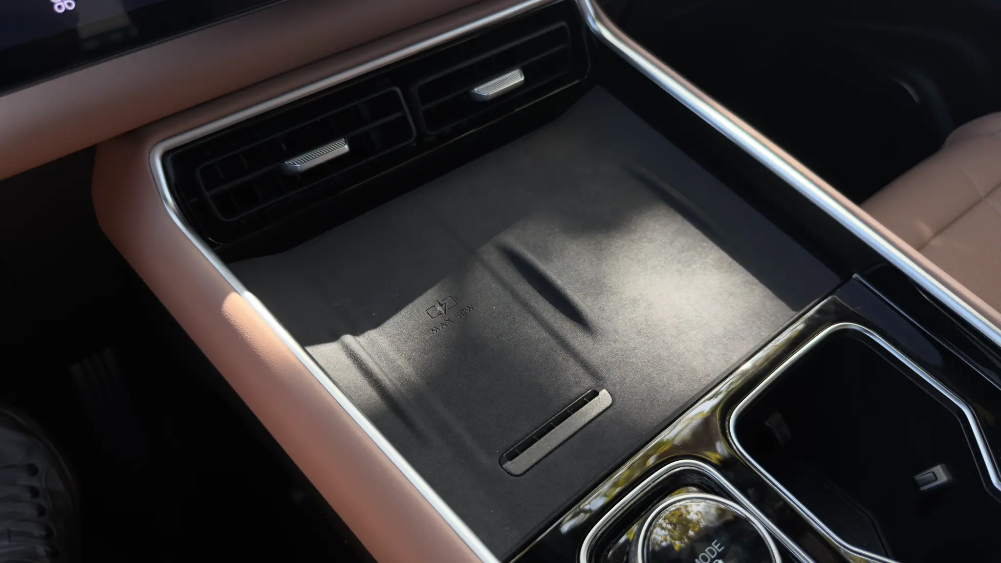 EBRO s900 — base de carregamento por indução