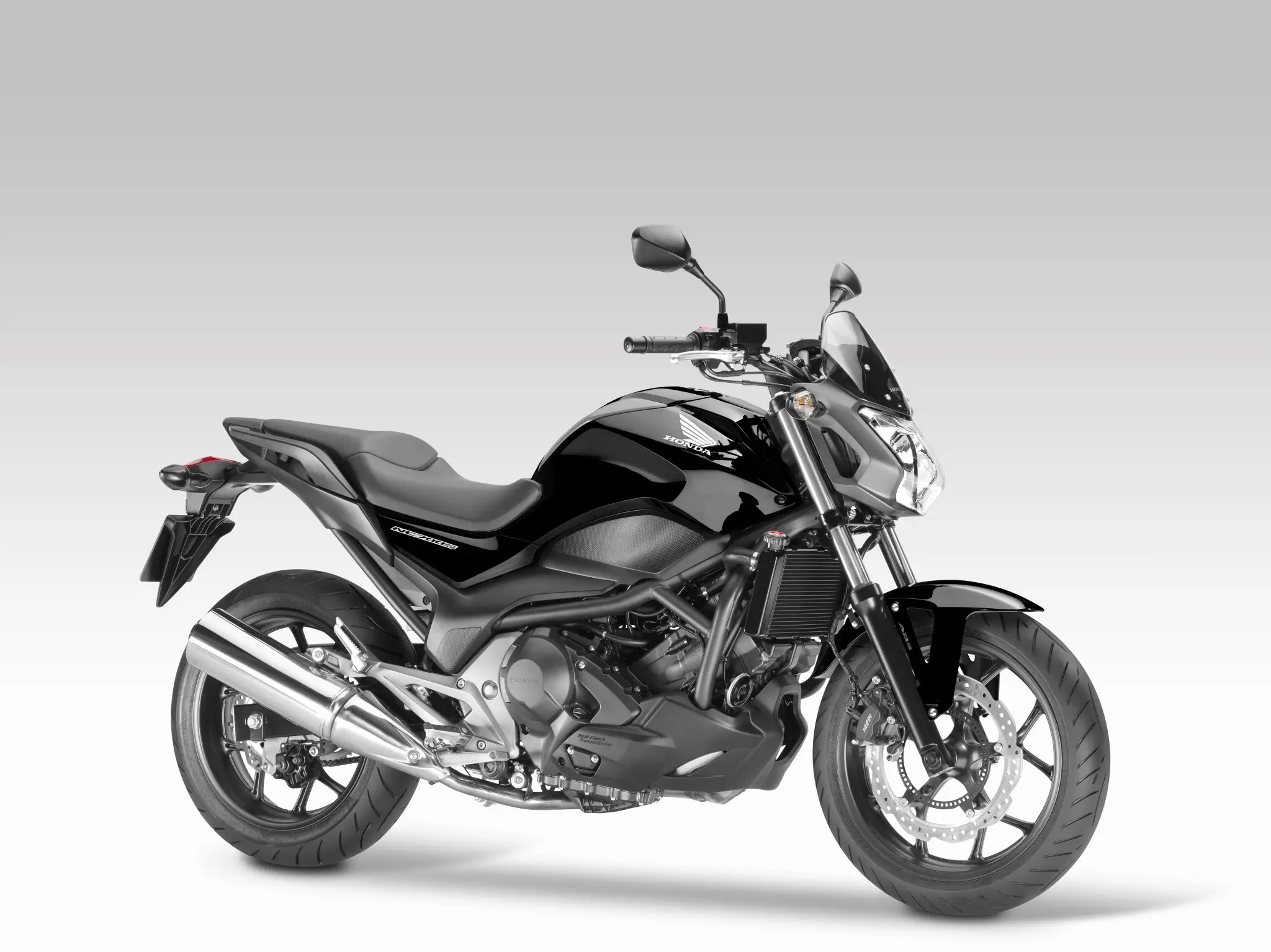 Honda NC700 S vista dianteira 3/4