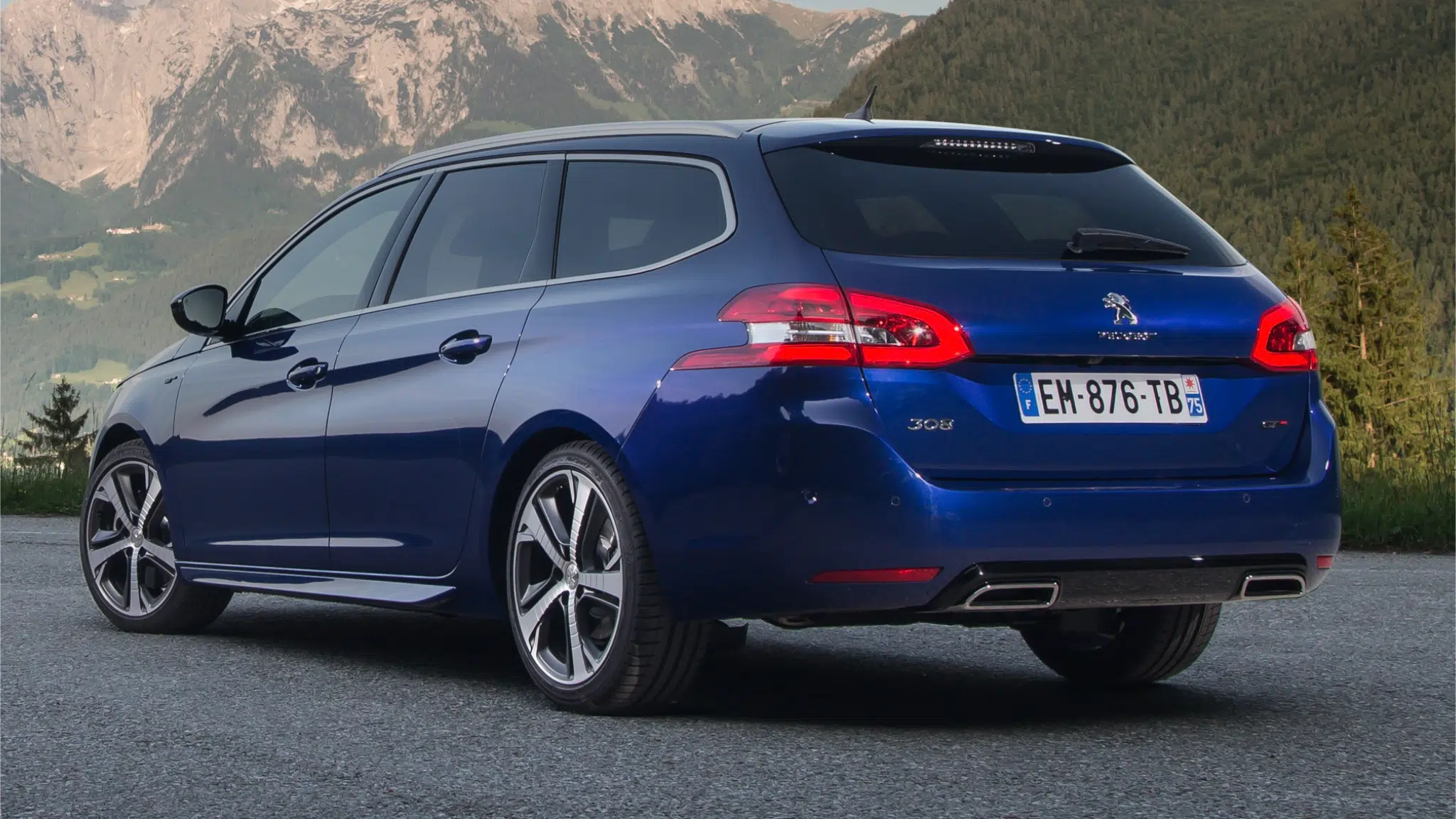 Peugeot 308 SW 2020 — traseira 3/4