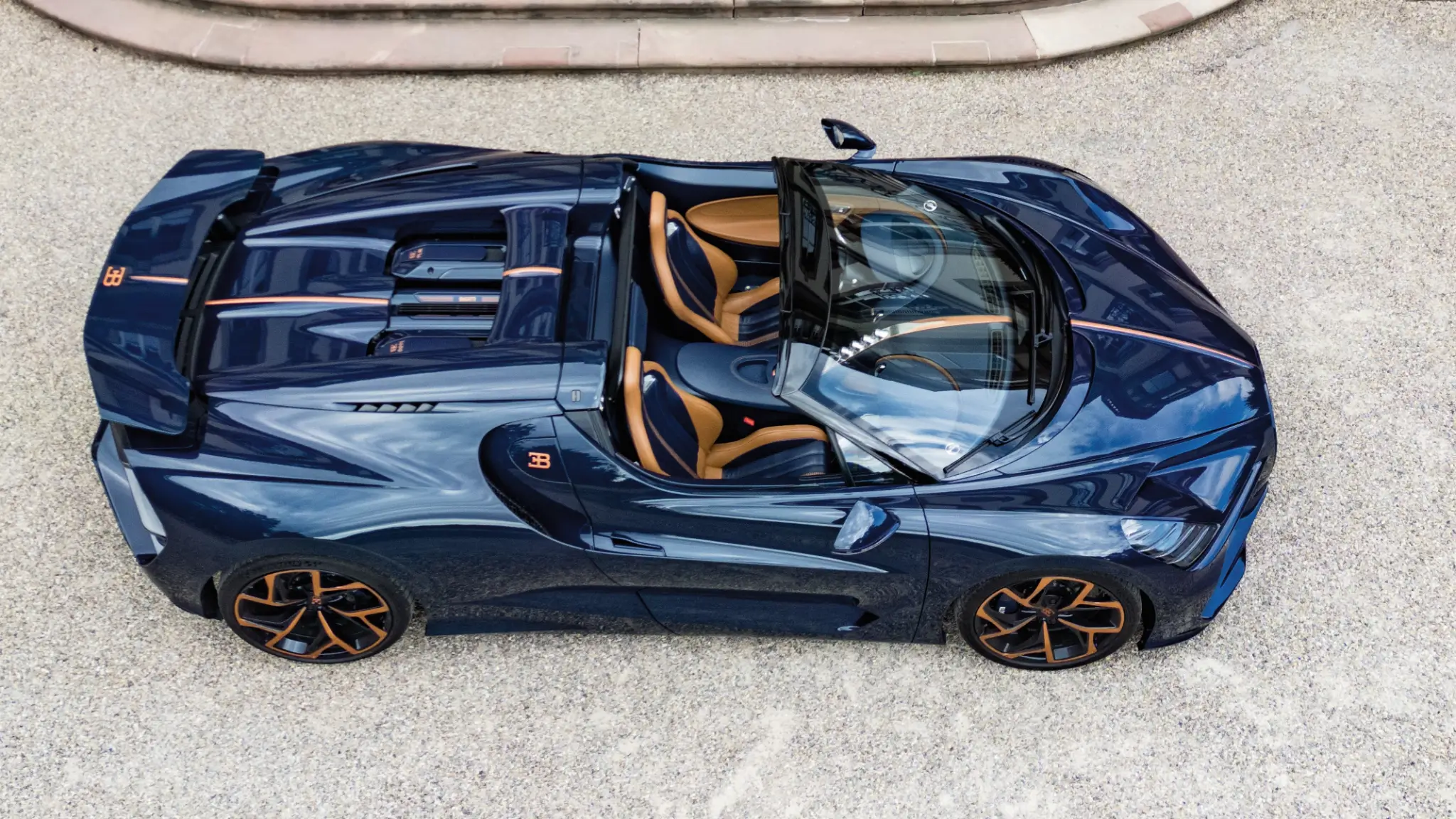 Bugatti W16 Mistral panorâmica