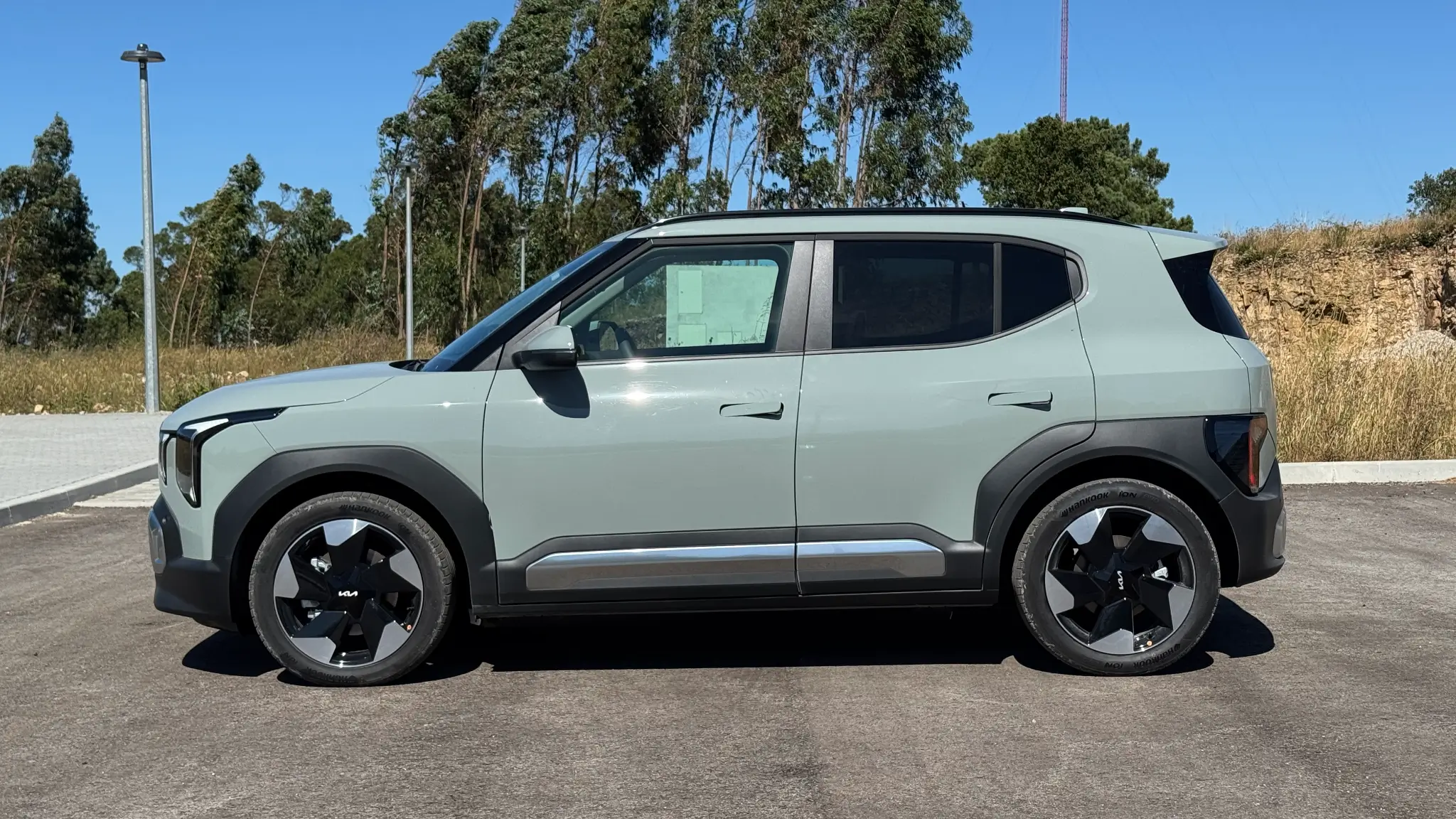 KIA EV2 de perfil