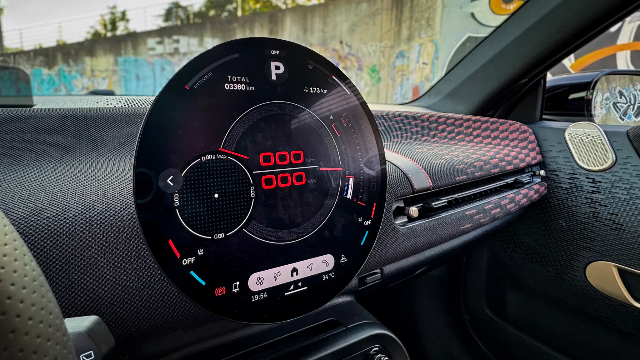 MINI JCW pormenor ecrã central