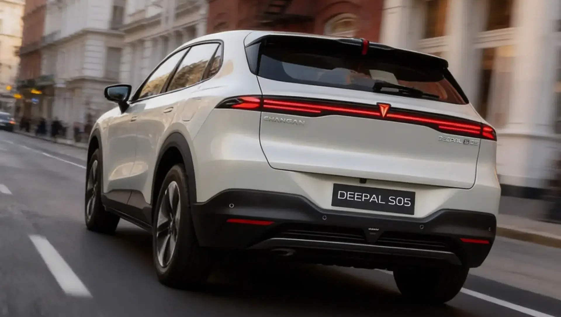 Changan Deepal S05 PHEV vista trasera 3/4