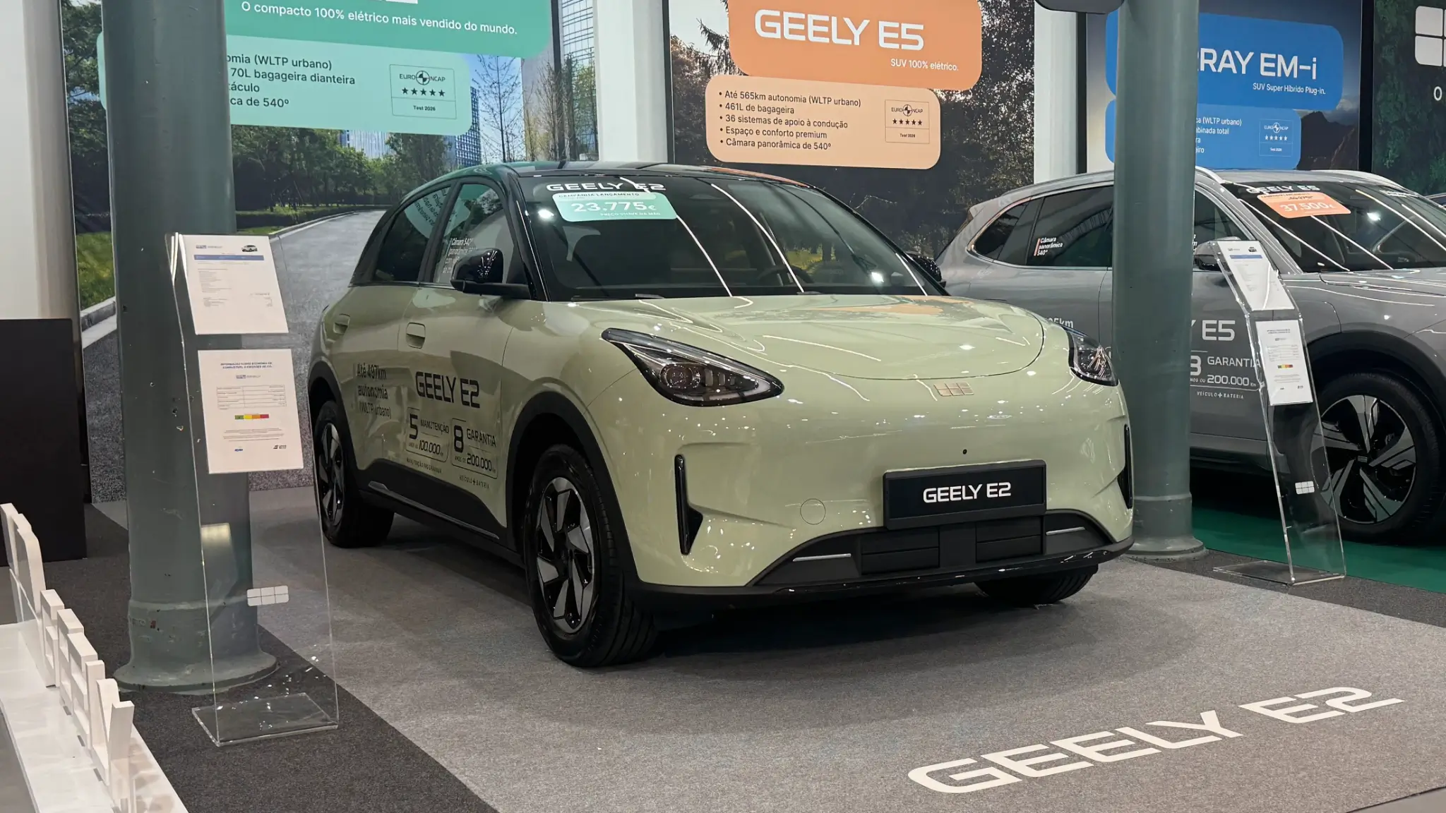 Geely E2 dianteira 3/4 SAHE
