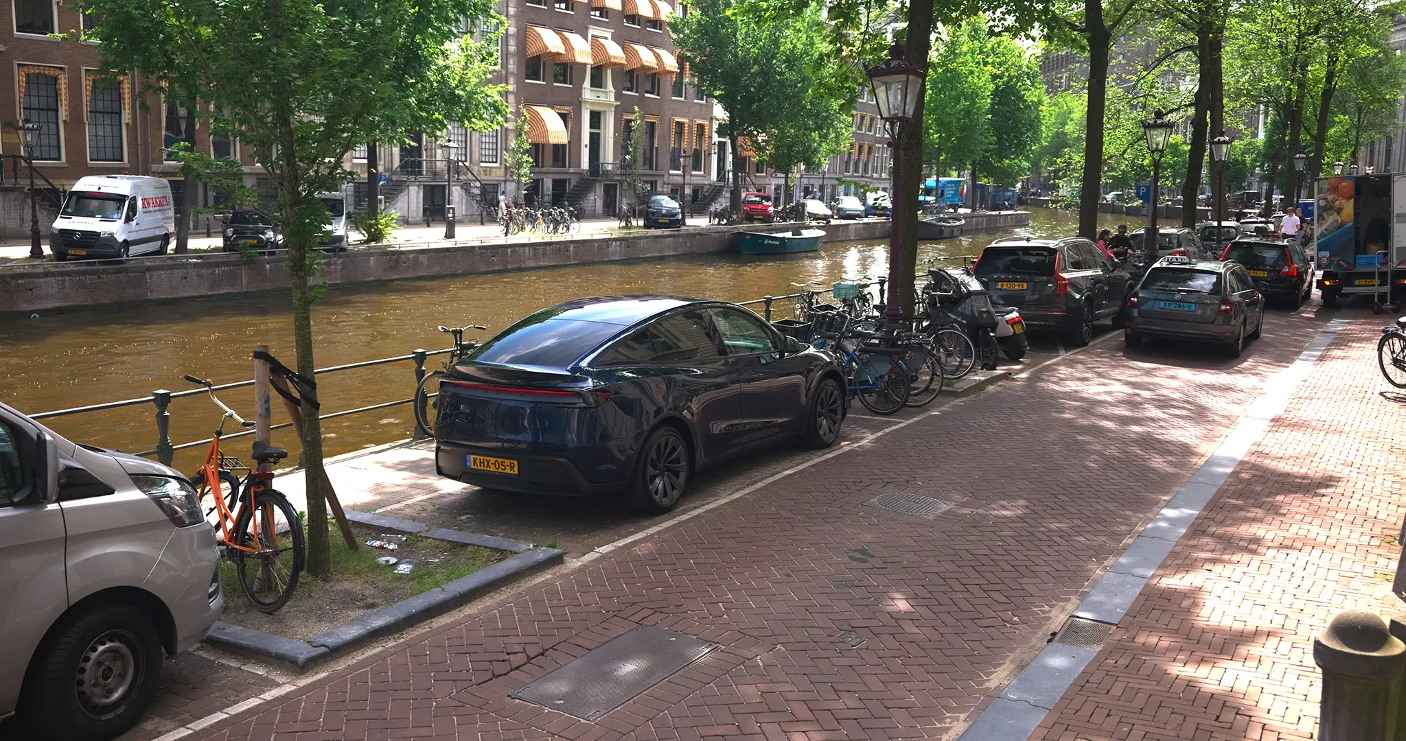 Tesla Model Y FSD en Ámsterdam