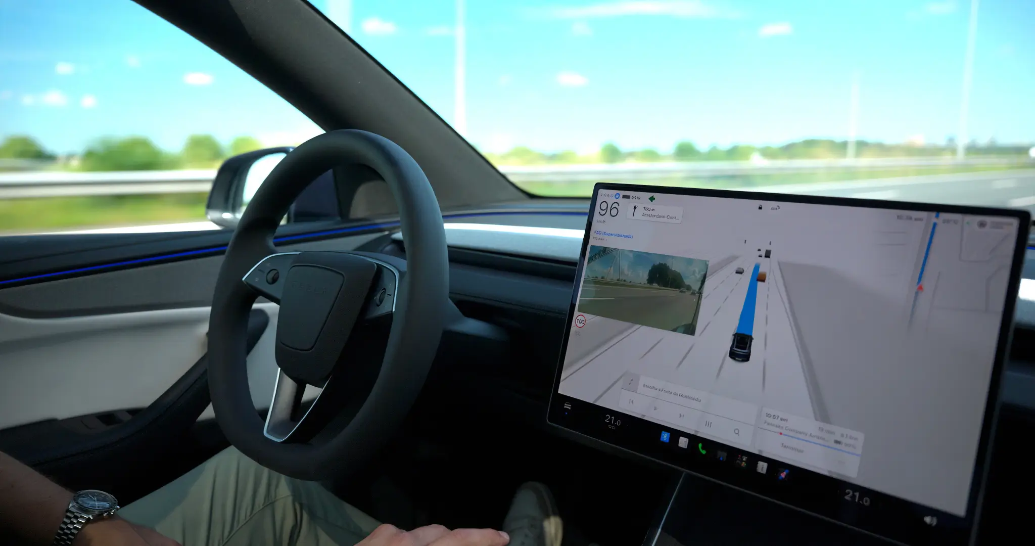 Tesla Model Y con sistema FSD en funcionamiento