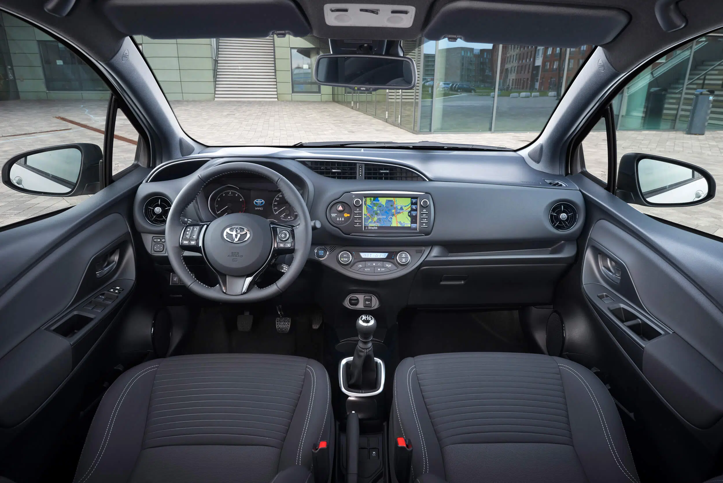 interior Toyota Yaris
