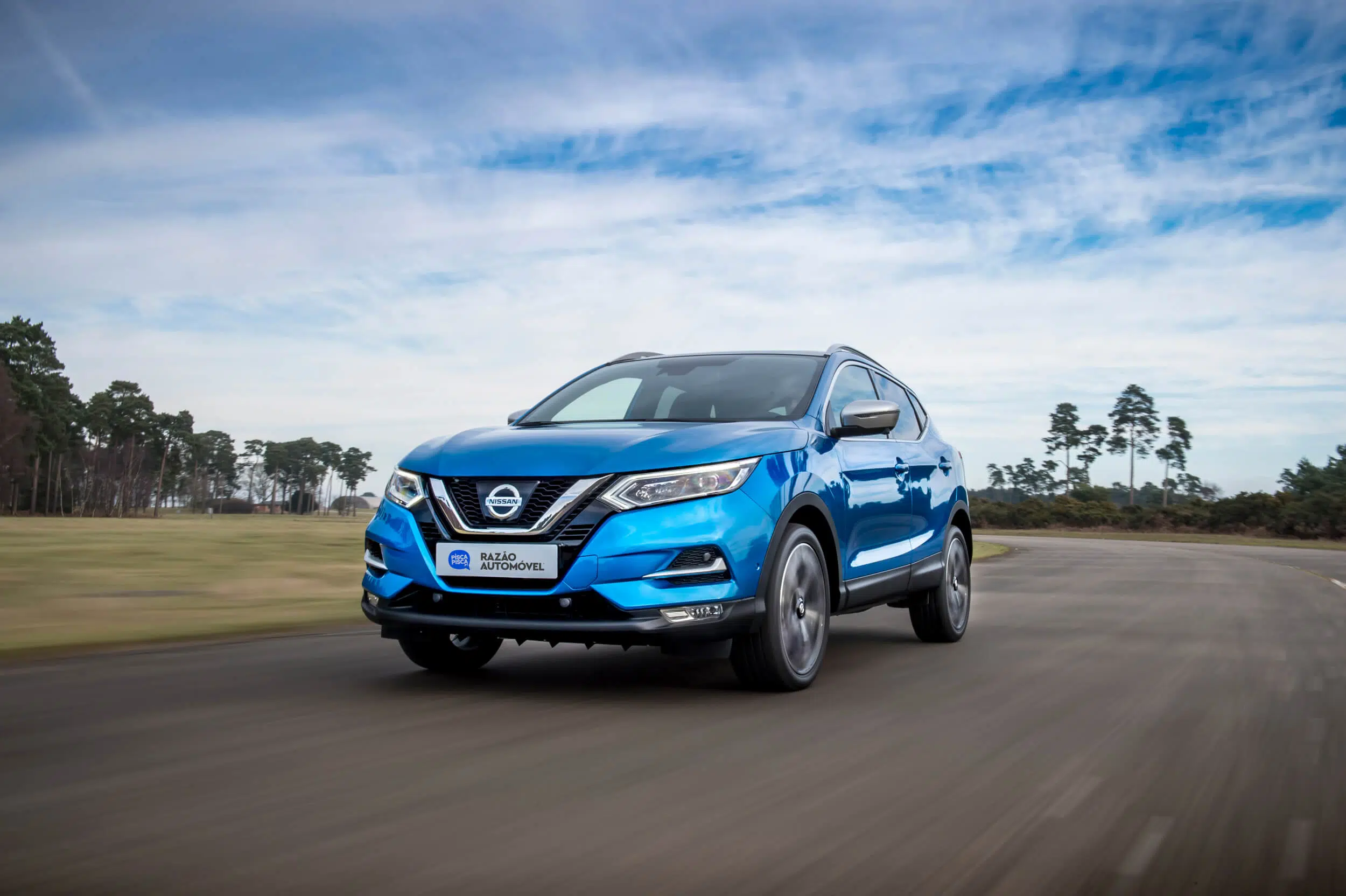 Nissan Qashqai na estrada, frente