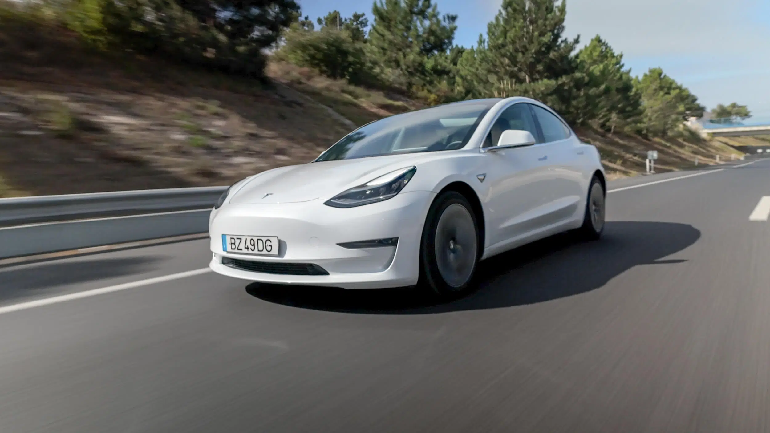 Tesla Model 3 frente