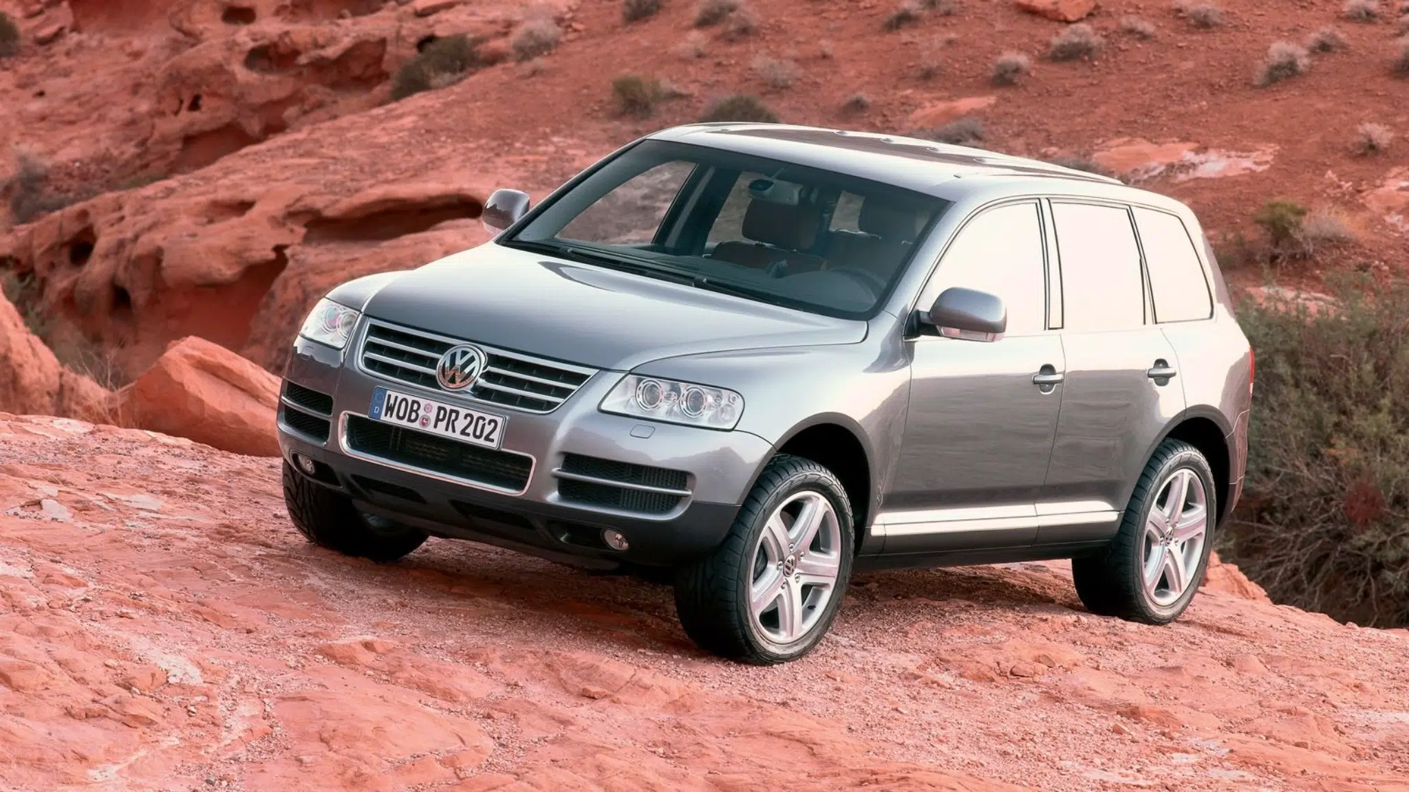 Volkswagen Touareg V10 TDI — frente 3/4