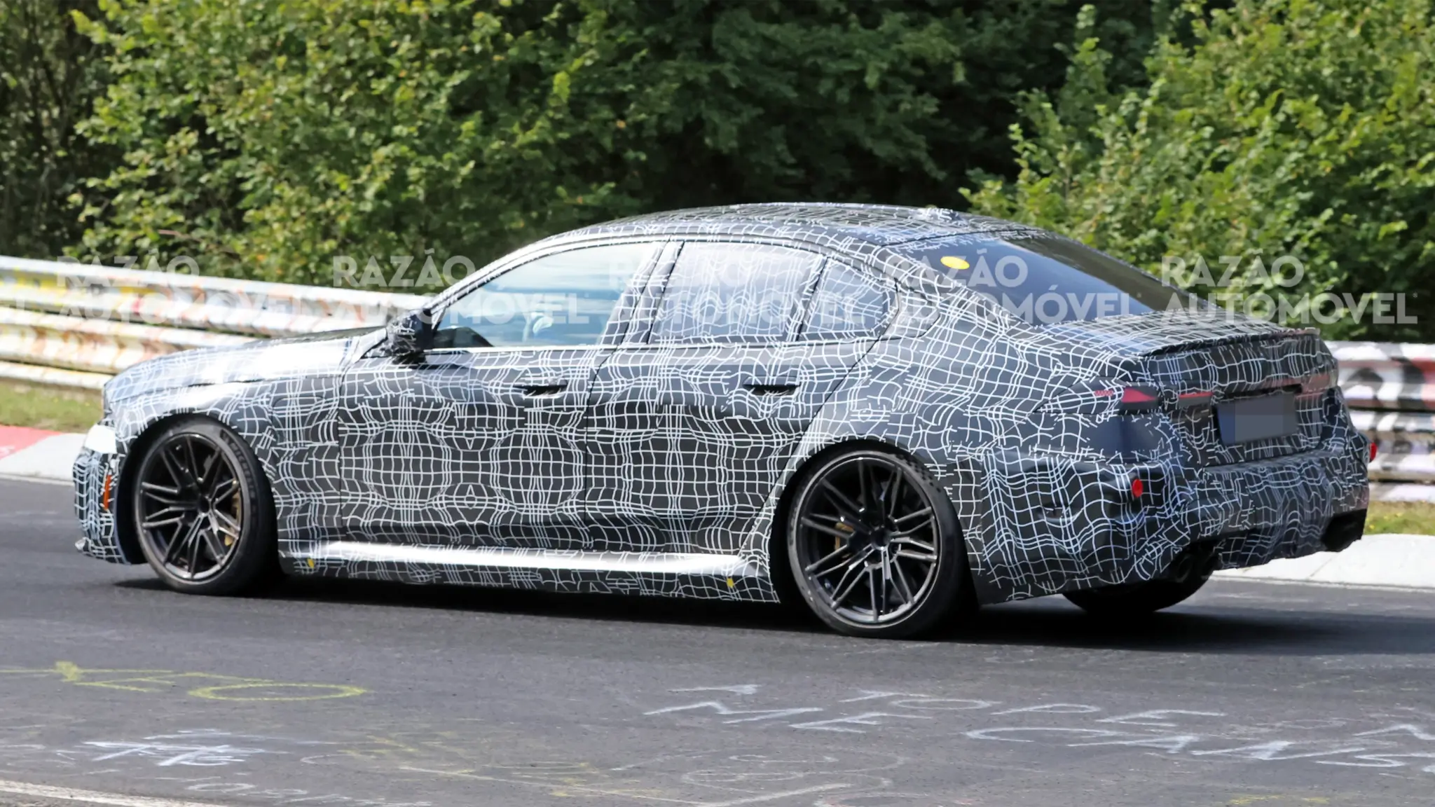 Protótipo BMW M5 facelift — 3/4 traseira