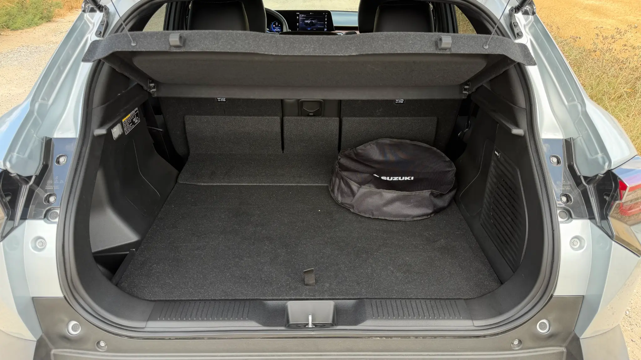 Suzuki e Vitara — bagageira
