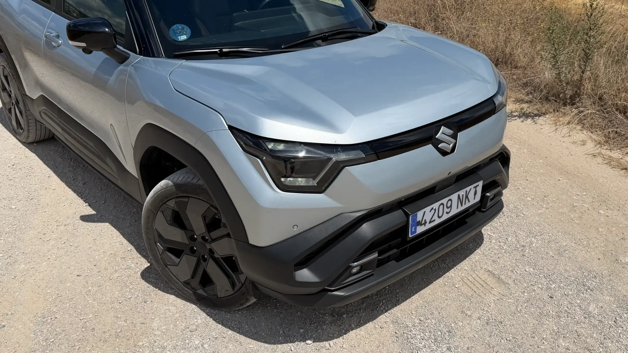 Suzuki e Vitara — dianteira