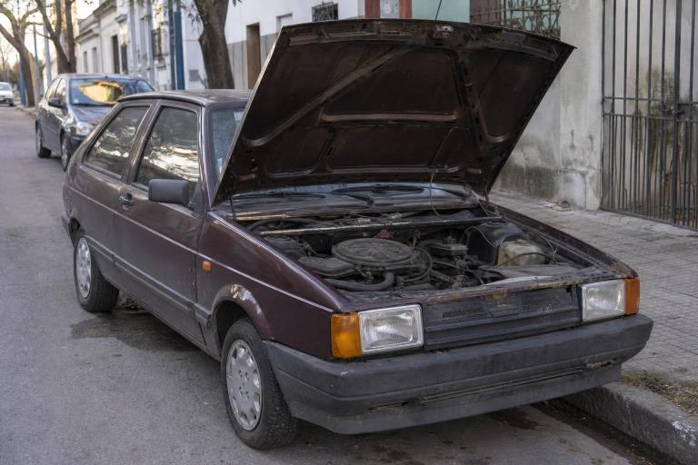 Compró un auto chocolate legalizado en 80 mil pesos y al venderlo descubrió el detalle que lo vuelve invendible